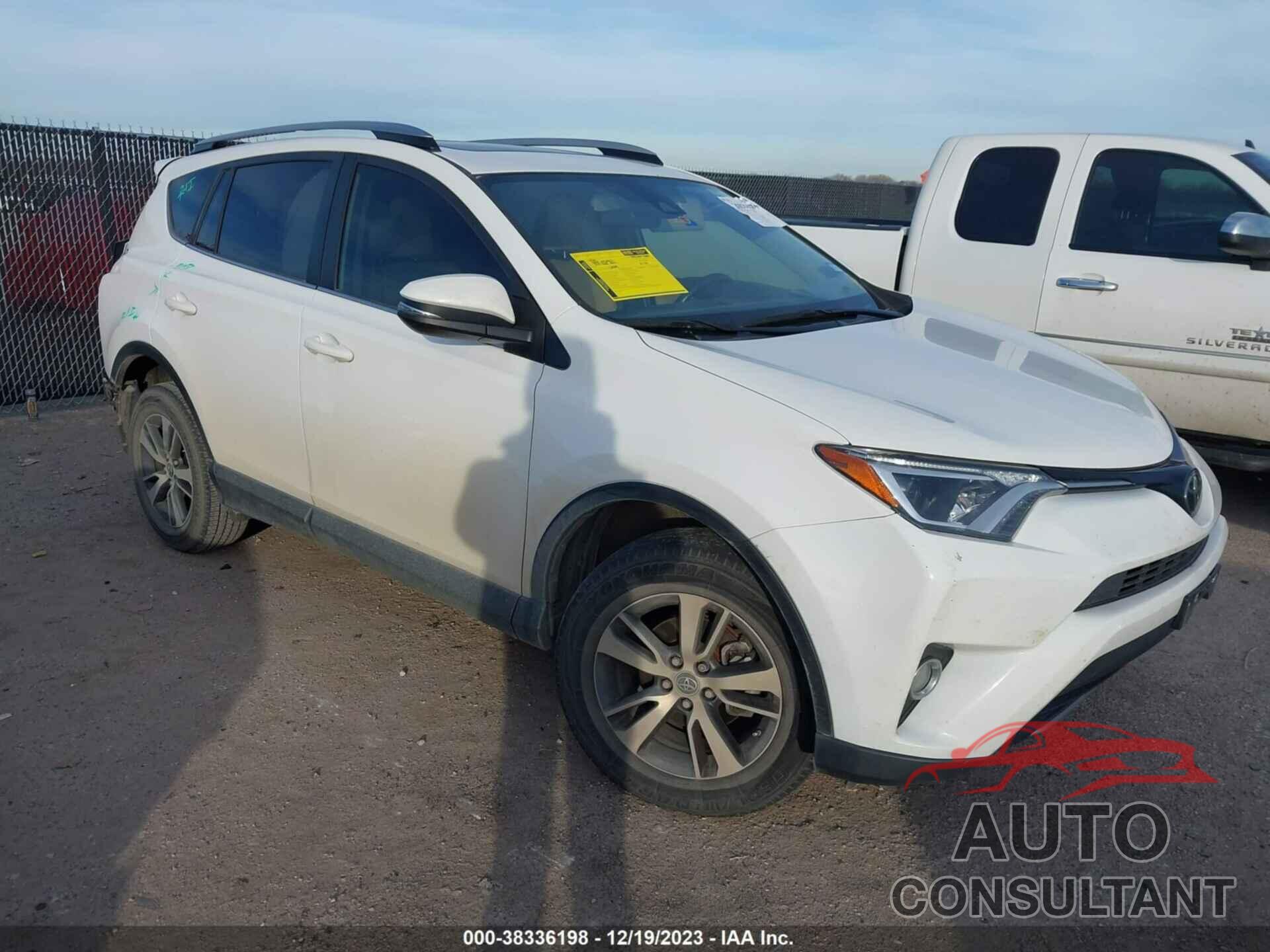 TOYOTA RAV4 2018 - JTMWFREV0JD115581