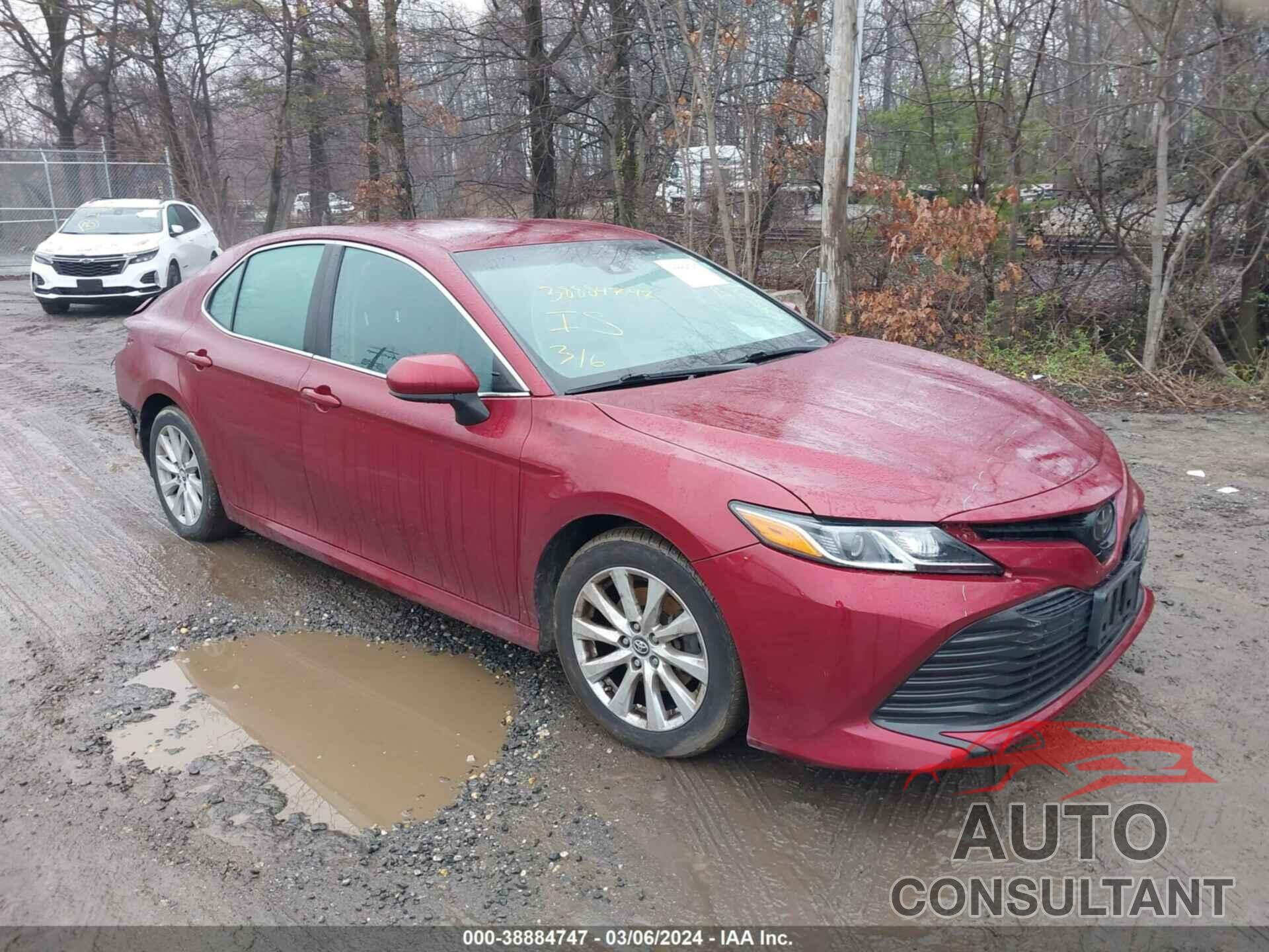 TOYOTA CAMRY 2018 - 4T1B11HK1JU597604