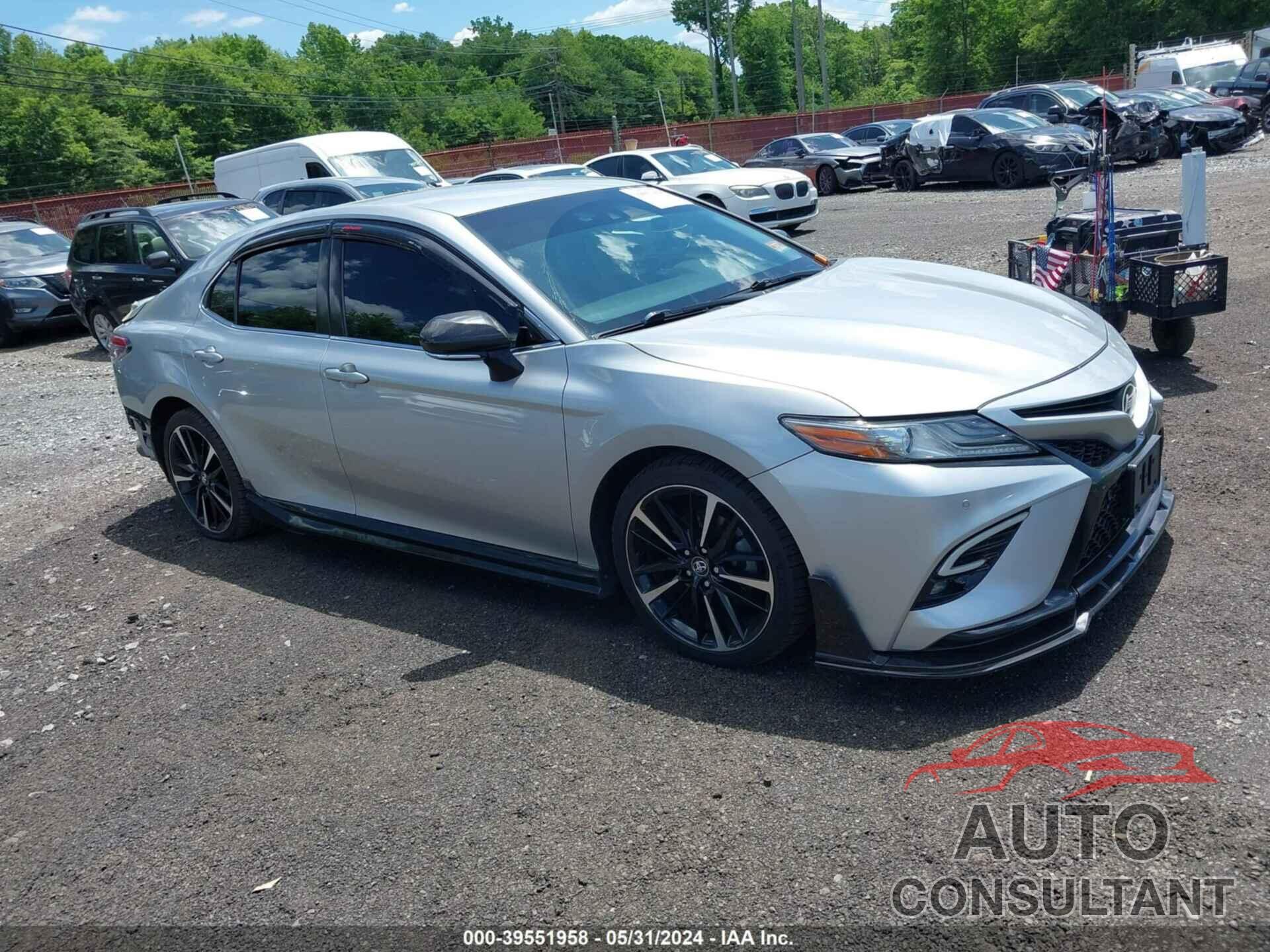 TOYOTA CAMRY 2018 - 4T1B61HK5JU520672