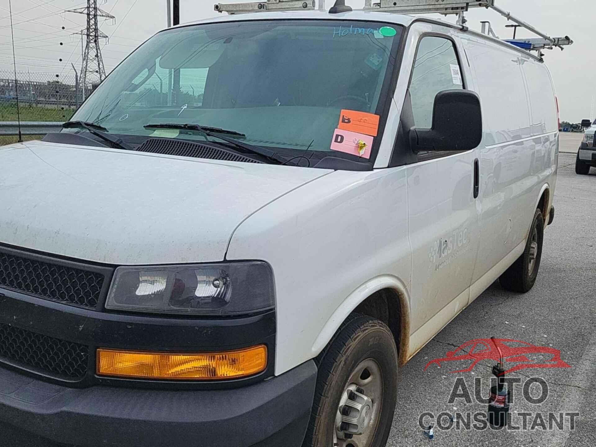 CHEVROLET EXPRESS G2500 2019 - 1GCWGAFP7K1244810