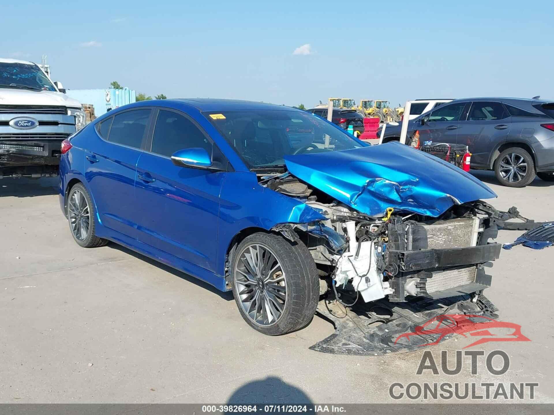 HYUNDAI ELANTRA 2018 - KMHD04LB8JU495172