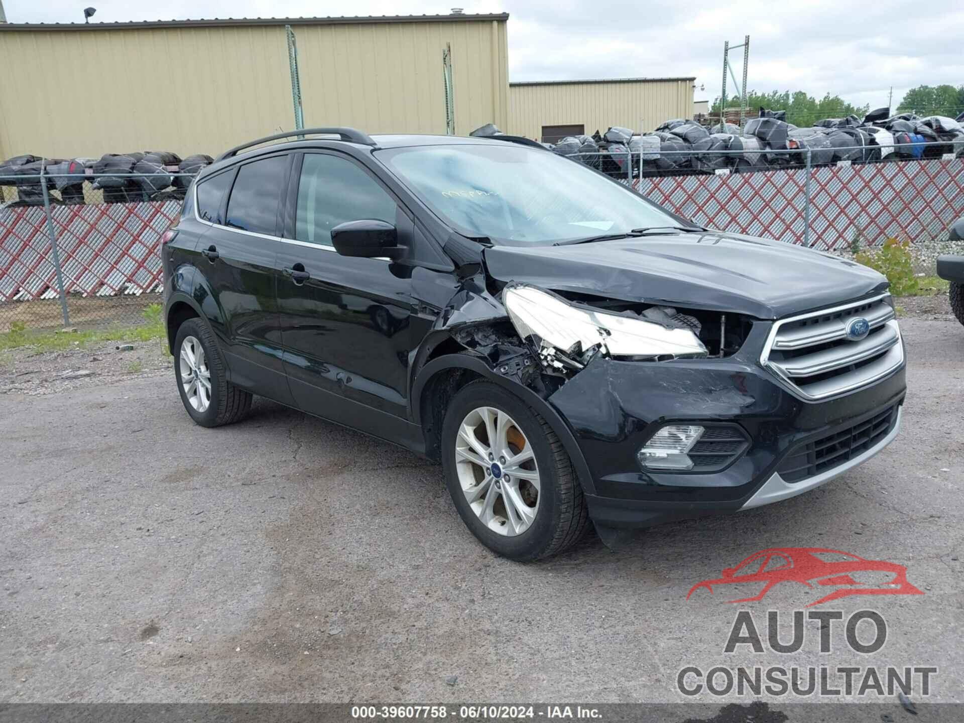 FORD ESCAPE 2017 - 1FMCU0GD8HUD83244