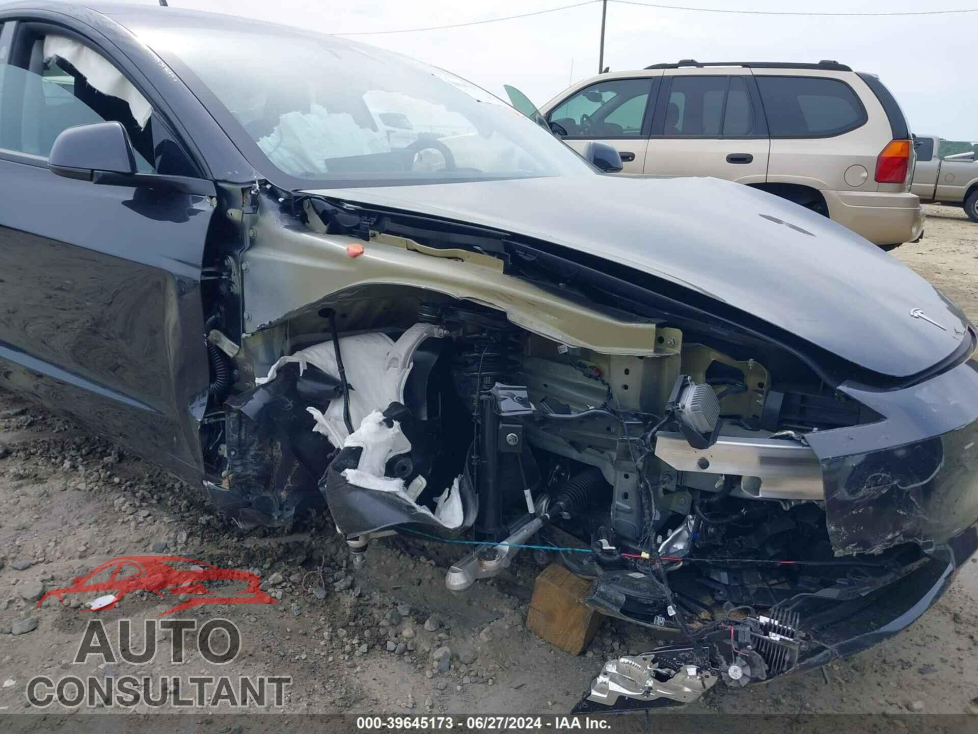 TESLA MODEL 3 2024 - 5YJ3E1EA5RF733861