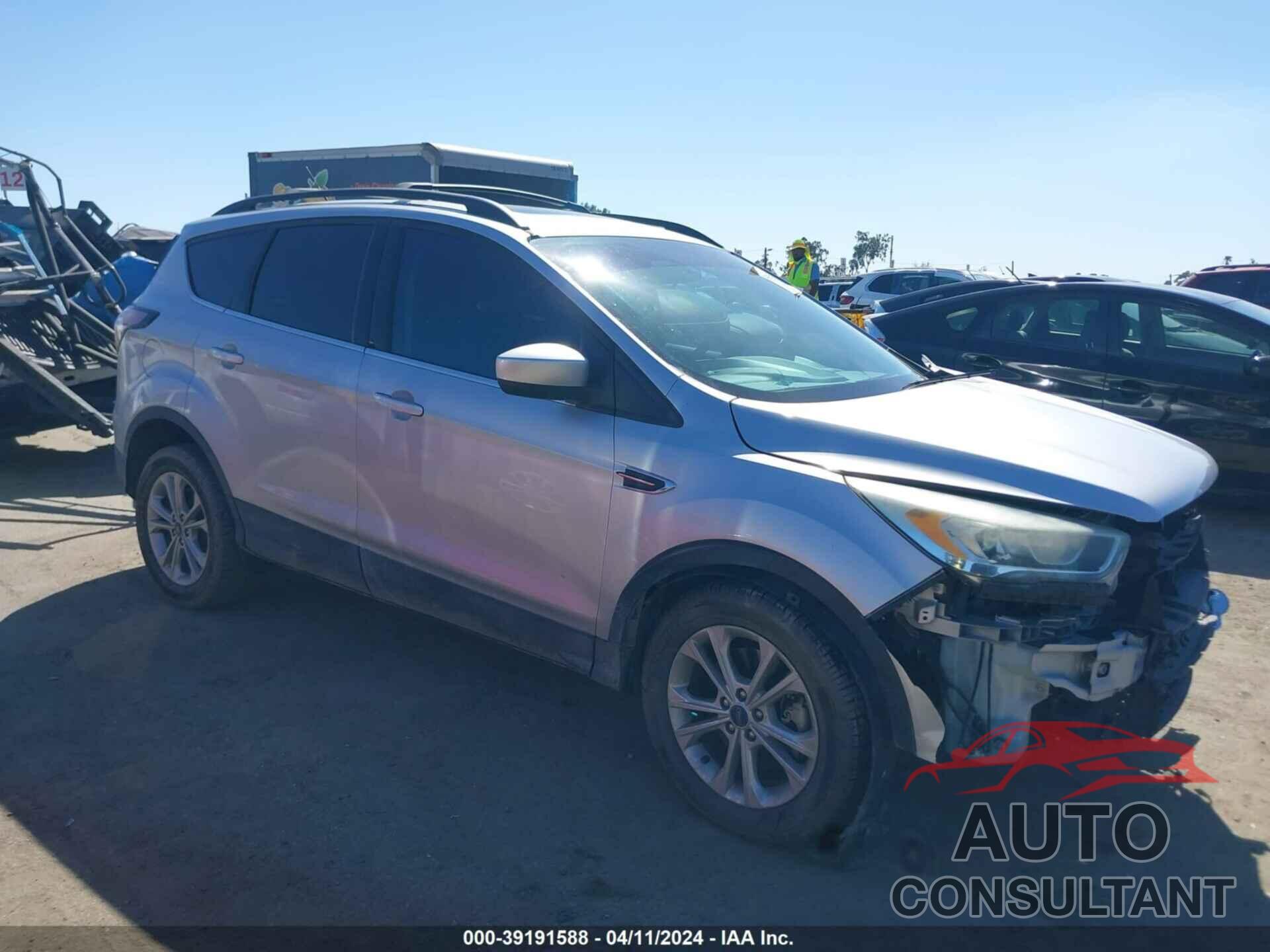 FORD ESCAPE 2017 - 1FMCU0G96HUA23532