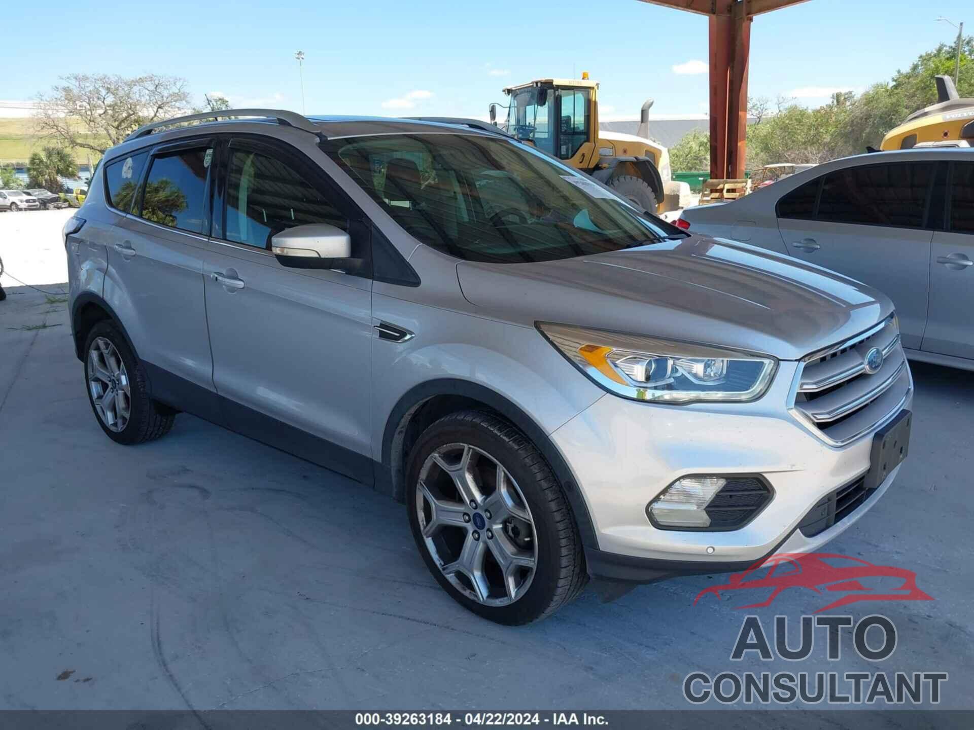 FORD ESCAPE 2018 - 1FMCU9J96JUC98613