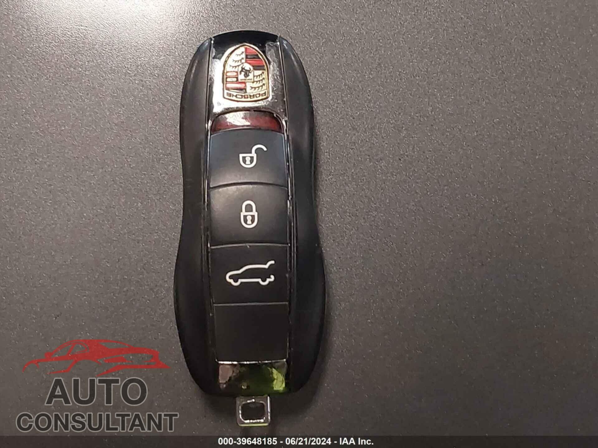 PORSCHE MACAN 2017 - WP1AA2A52HLB02173