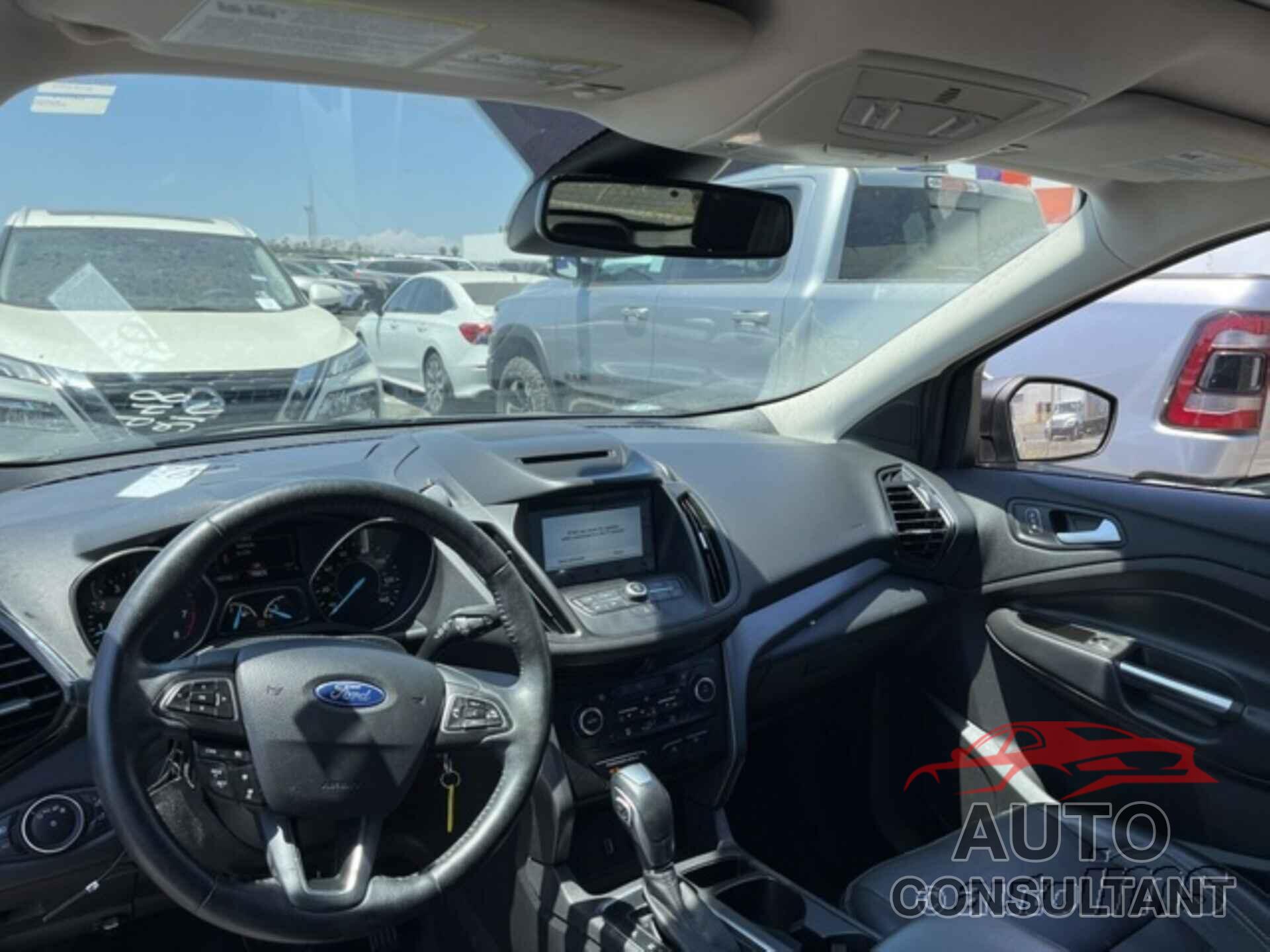 FORD ESCAPE 2018 - 1FMCU9HD0JUD51283