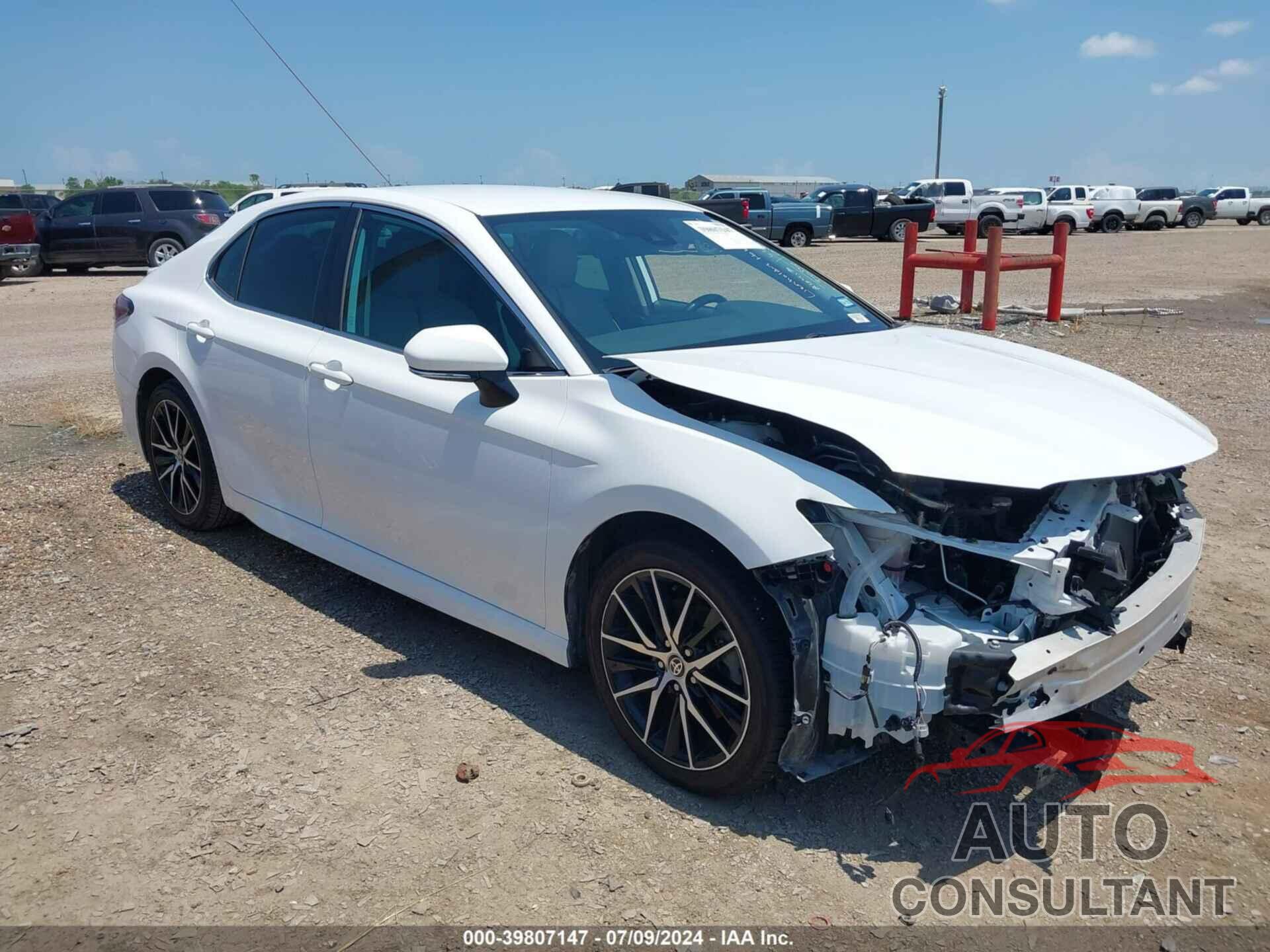 TOYOTA CAMRY 2022 - 4T1G11AK8NU659022