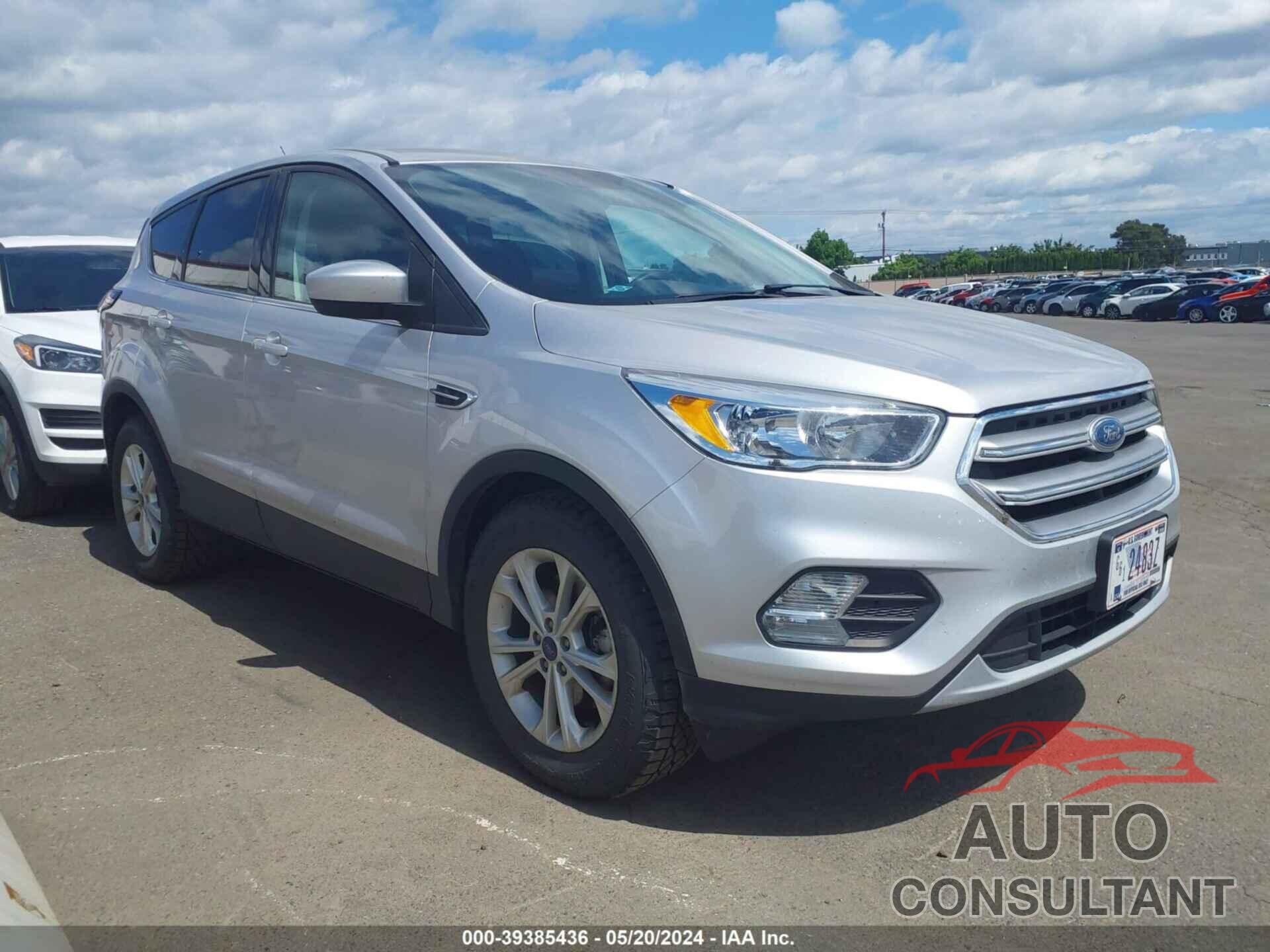 FORD ESCAPE 2017 - 1FMCU9G98HUC35997