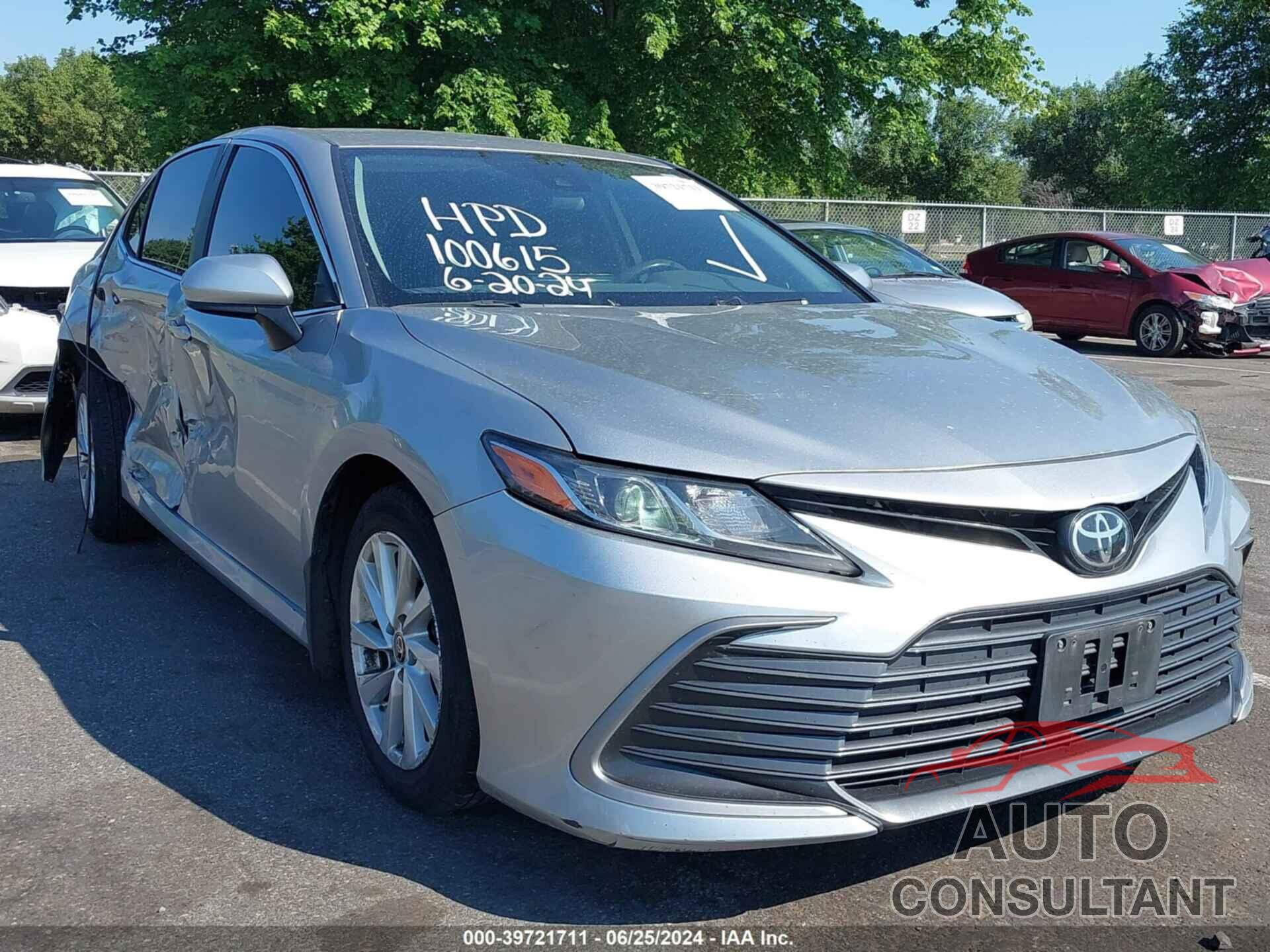 TOYOTA CAMRY 2021 - 4T1C11AKXMU473155