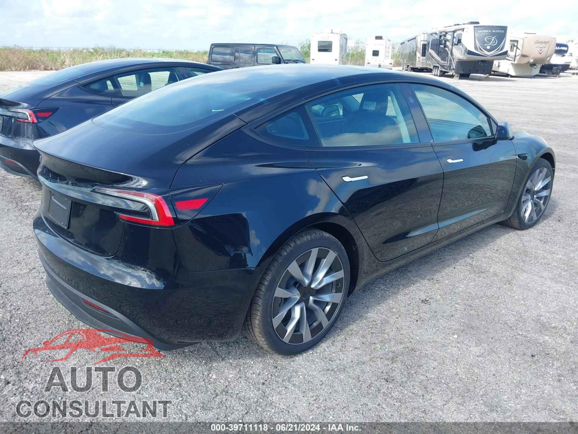 TESLA MODEL 3 2024 - 5YJ3E1EA2RF752352