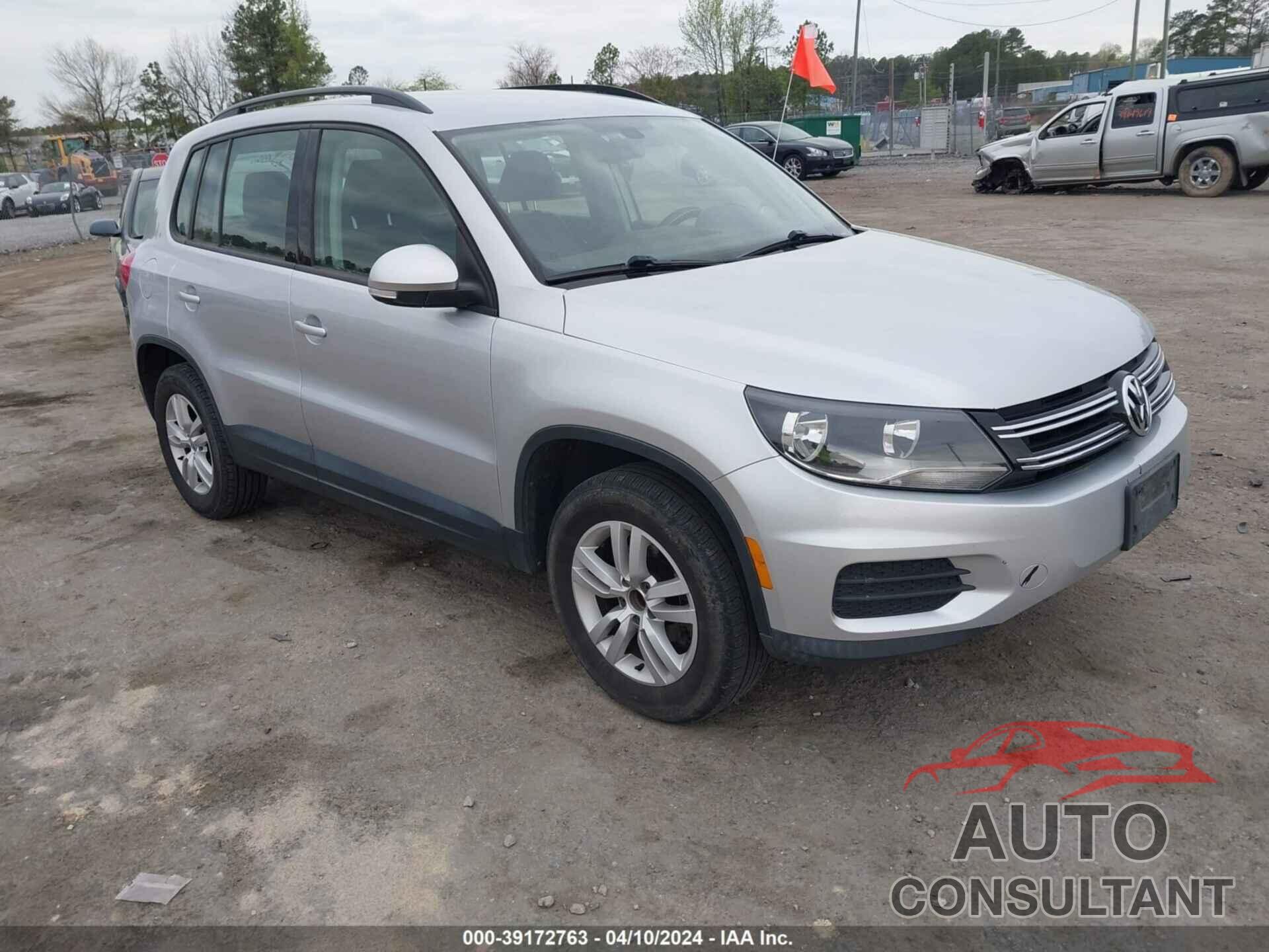 VOLKSWAGEN TIGUAN 2016 - WVGAV7AX5GW547522