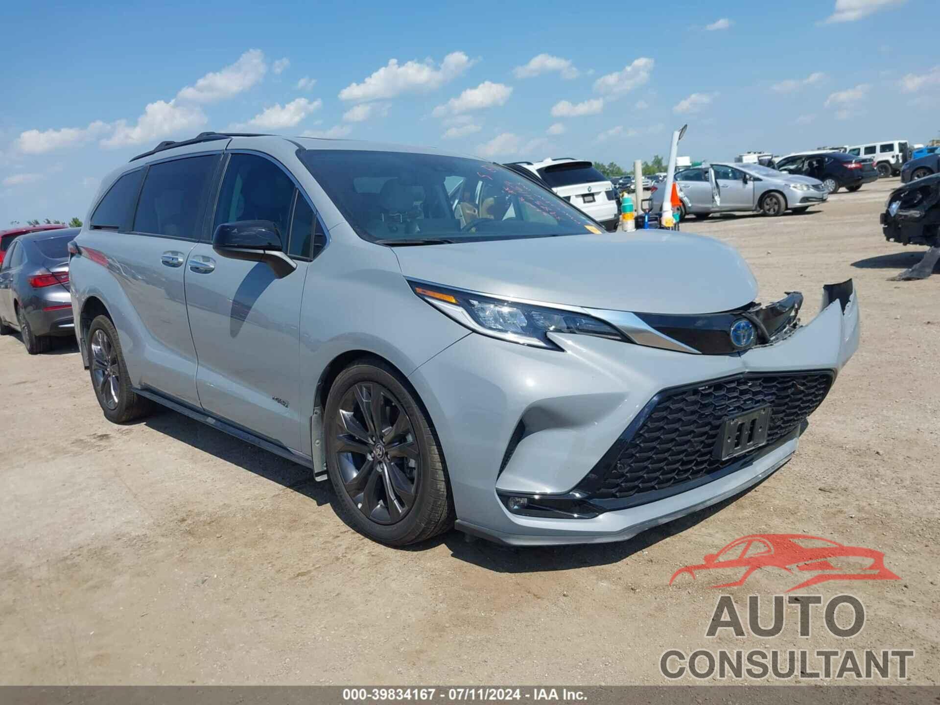 TOYOTA SIENNA 2023 - 5TDXRKEC3PS146211