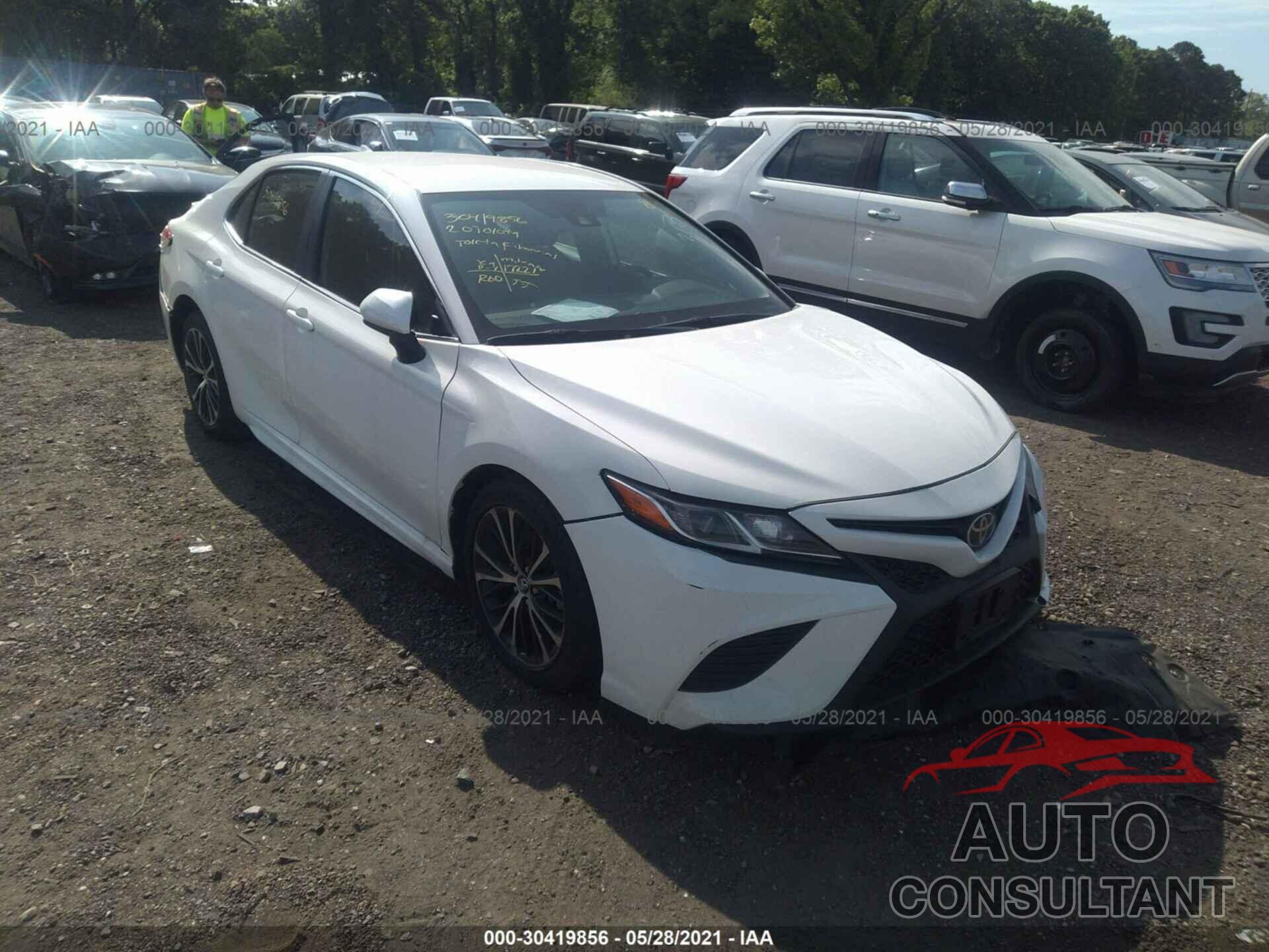 TOYOTA CAMRY 2020 - 4T1G11AK0LU884256