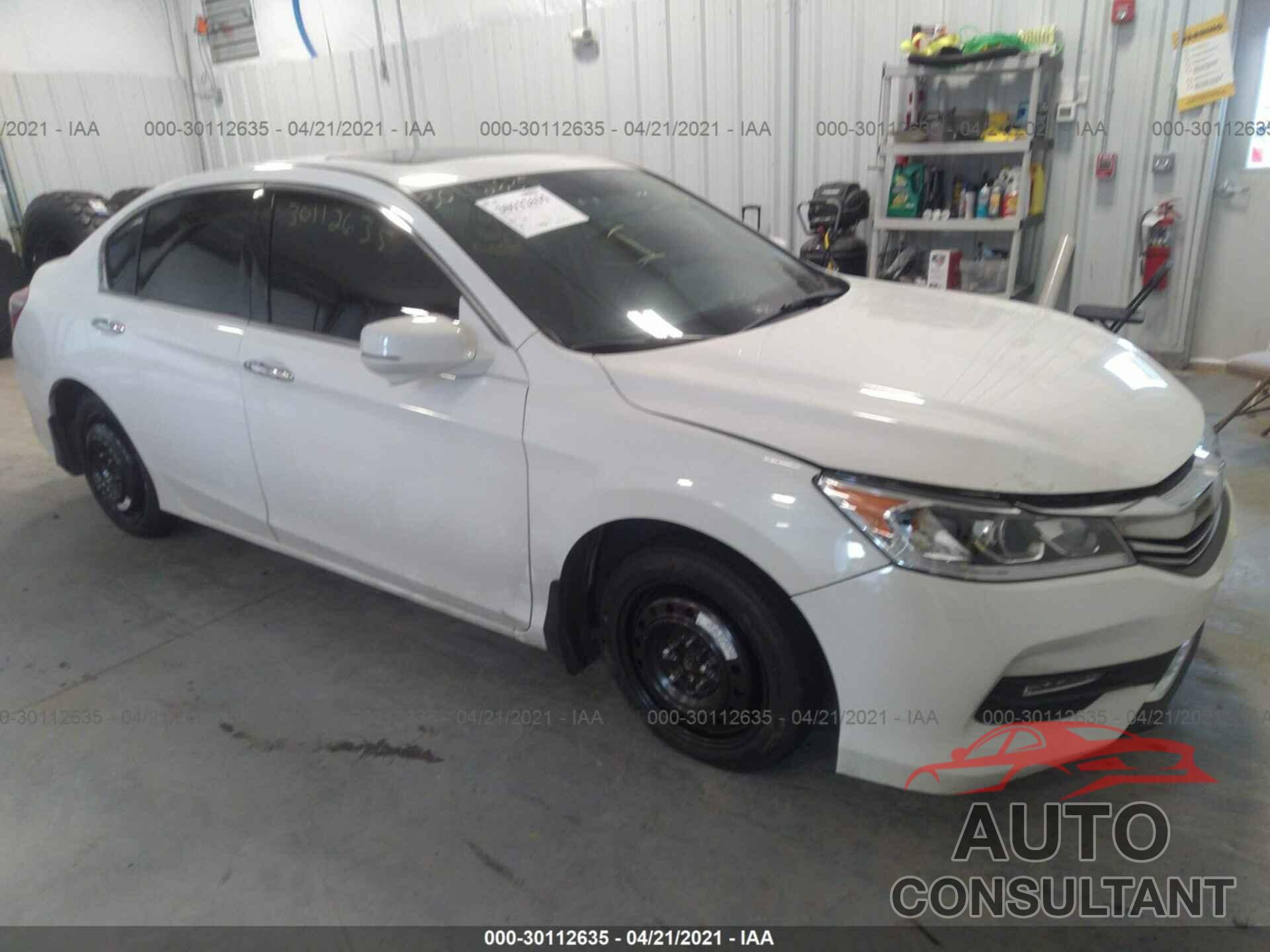 HONDA ACCORD SEDAN 2016 - 1HGCR3F82GA000489