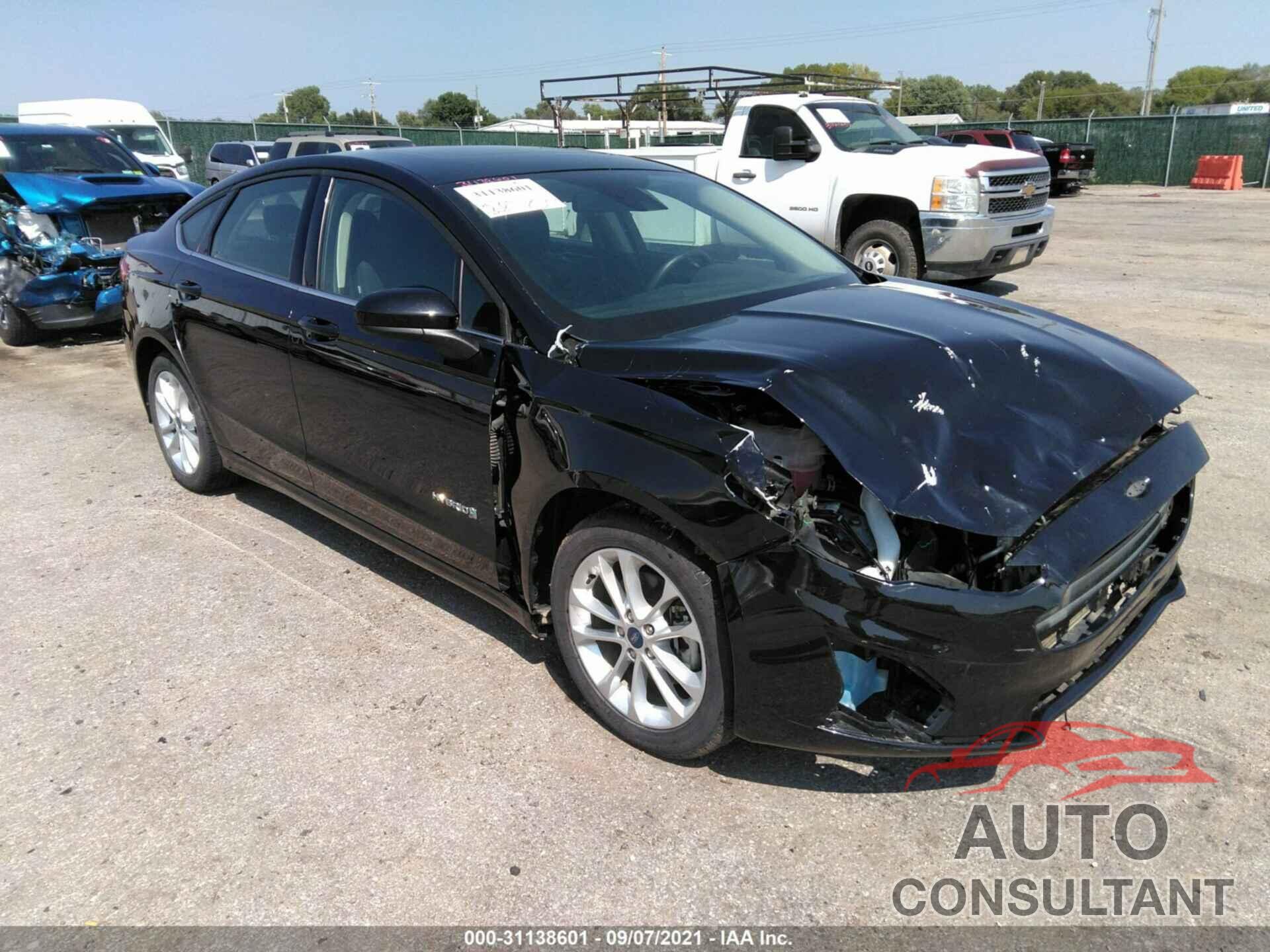 FORD FUSION HYBRID 2019 - 3FA6P0LU4KR117657