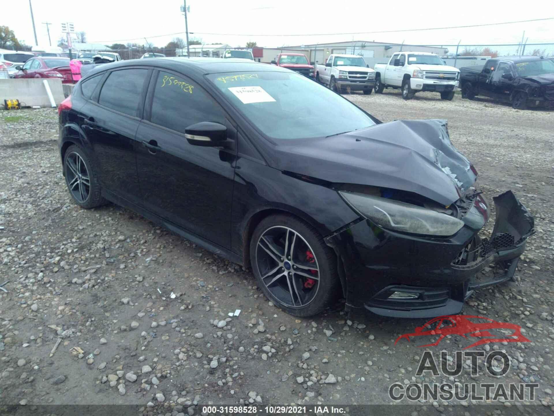 FORD FOCUS 2017 - 1FADP3L96HL230344