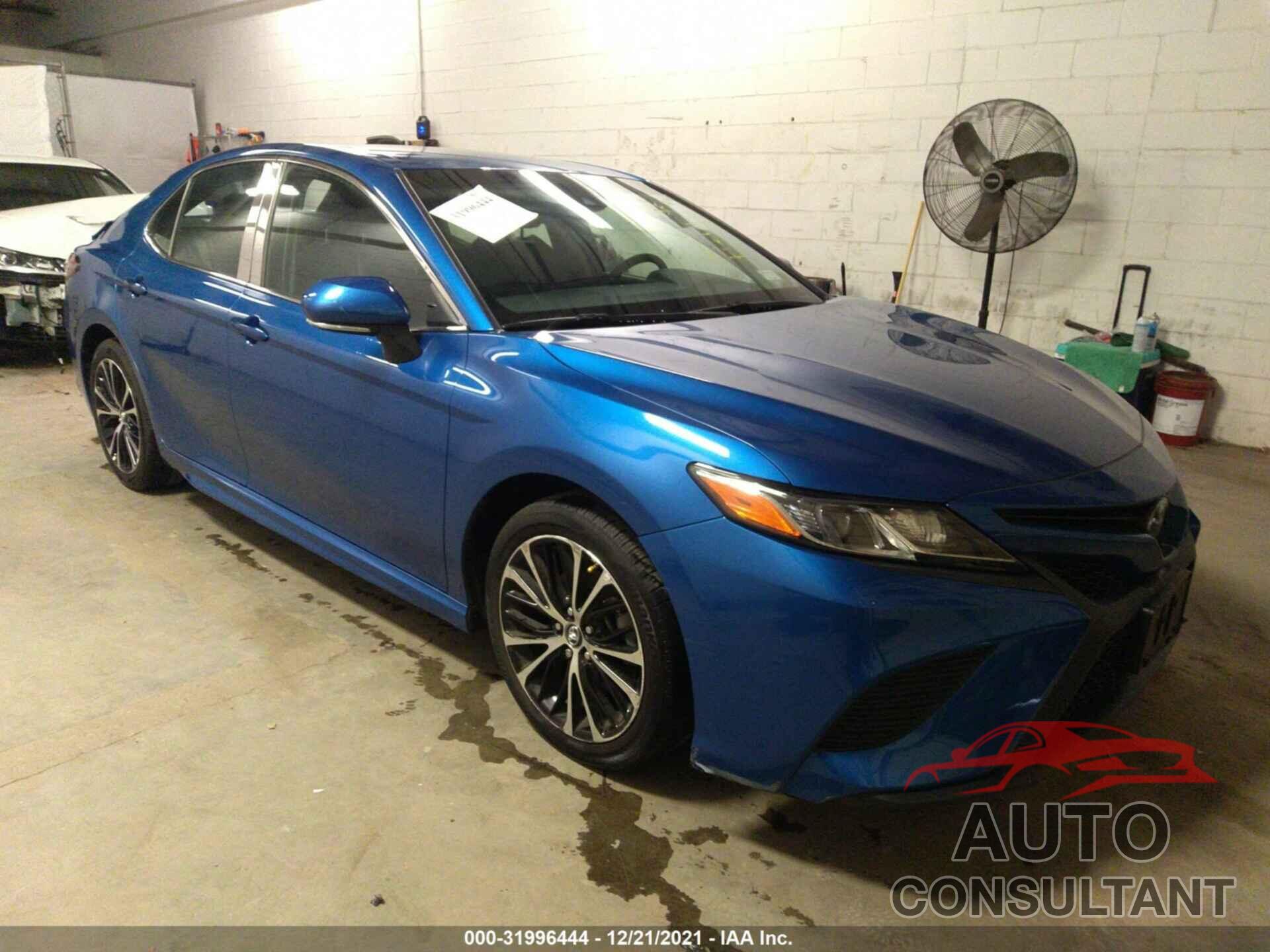 TOYOTA CAMRY 2018 - 4T1B11HK7JU146807