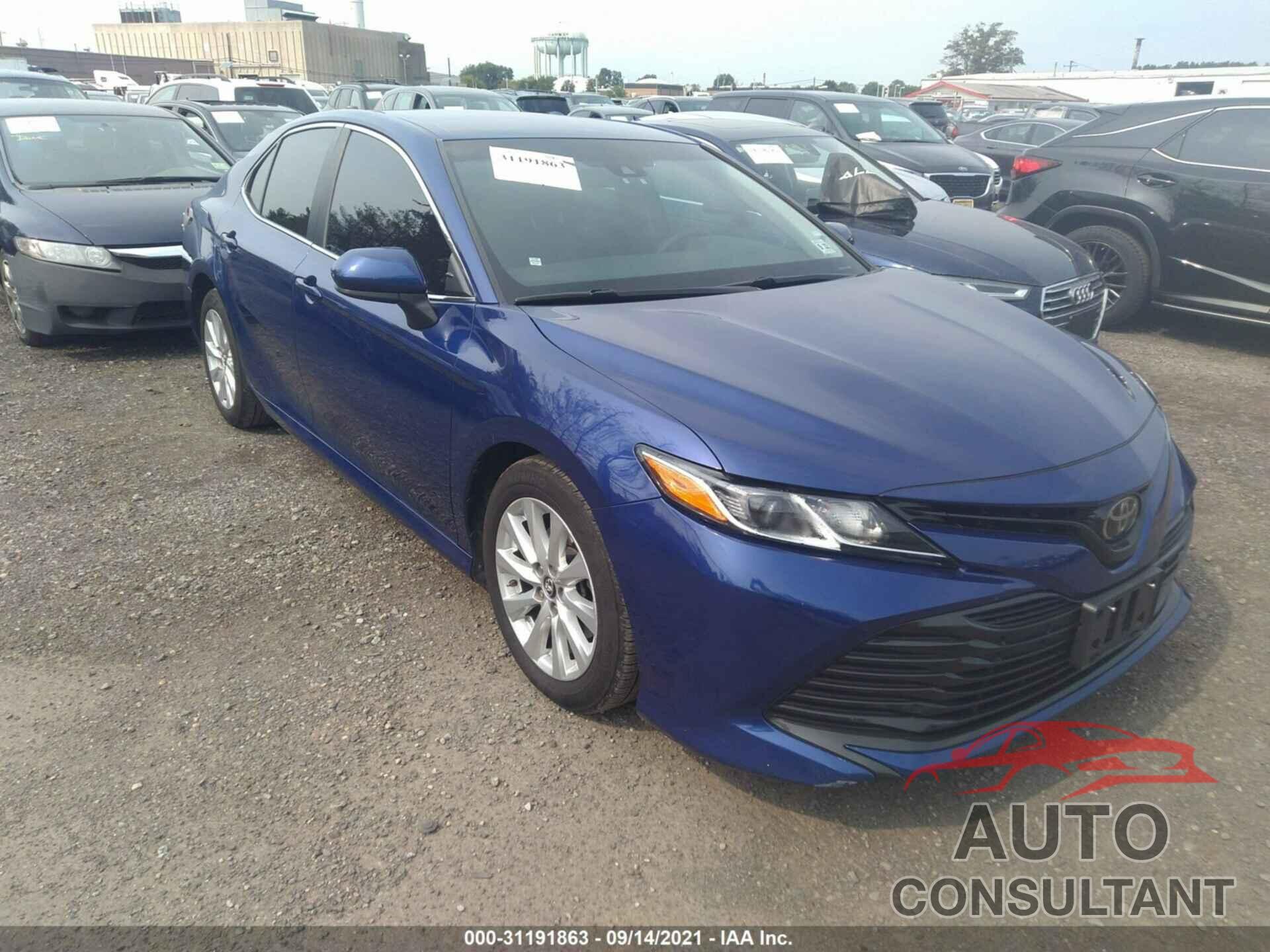 TOYOTA CAMRY 2018 - 4T1B11HK8JU507851