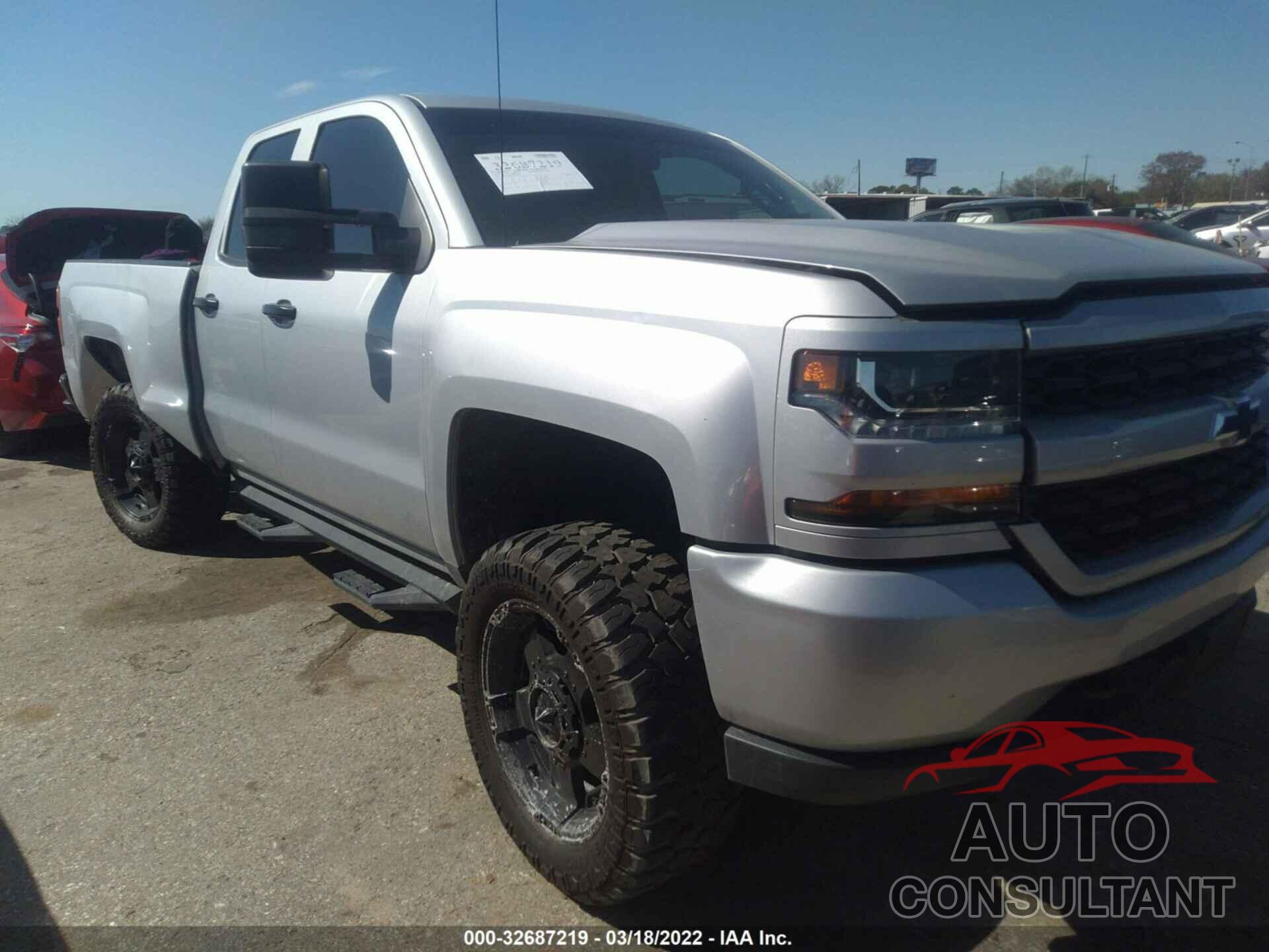CHEVROLET SILVERADO 1500 2018 - 1GCRCPEH9JZ159859