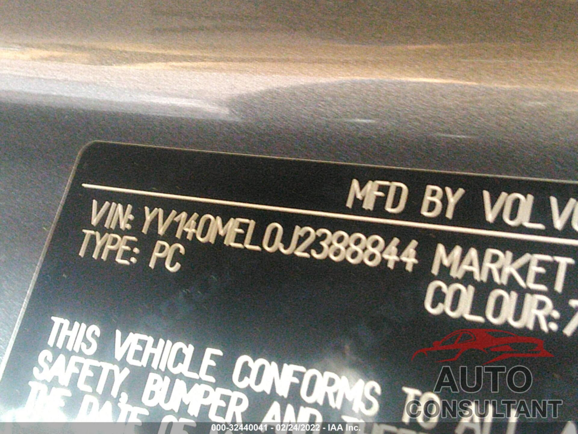 VOLVO V60 2018 - YV140MEL0J2388844