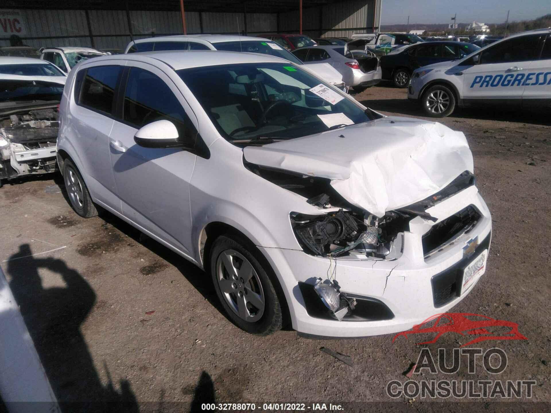 CHEVROLET SONIC 2016 - 1G1JA6SH9G4171509