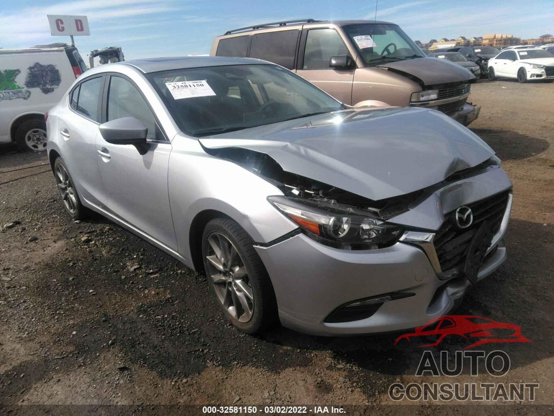 MAZDA MAZDA3 4-DOOR 2018 - JM1BN1V3XJ1155556