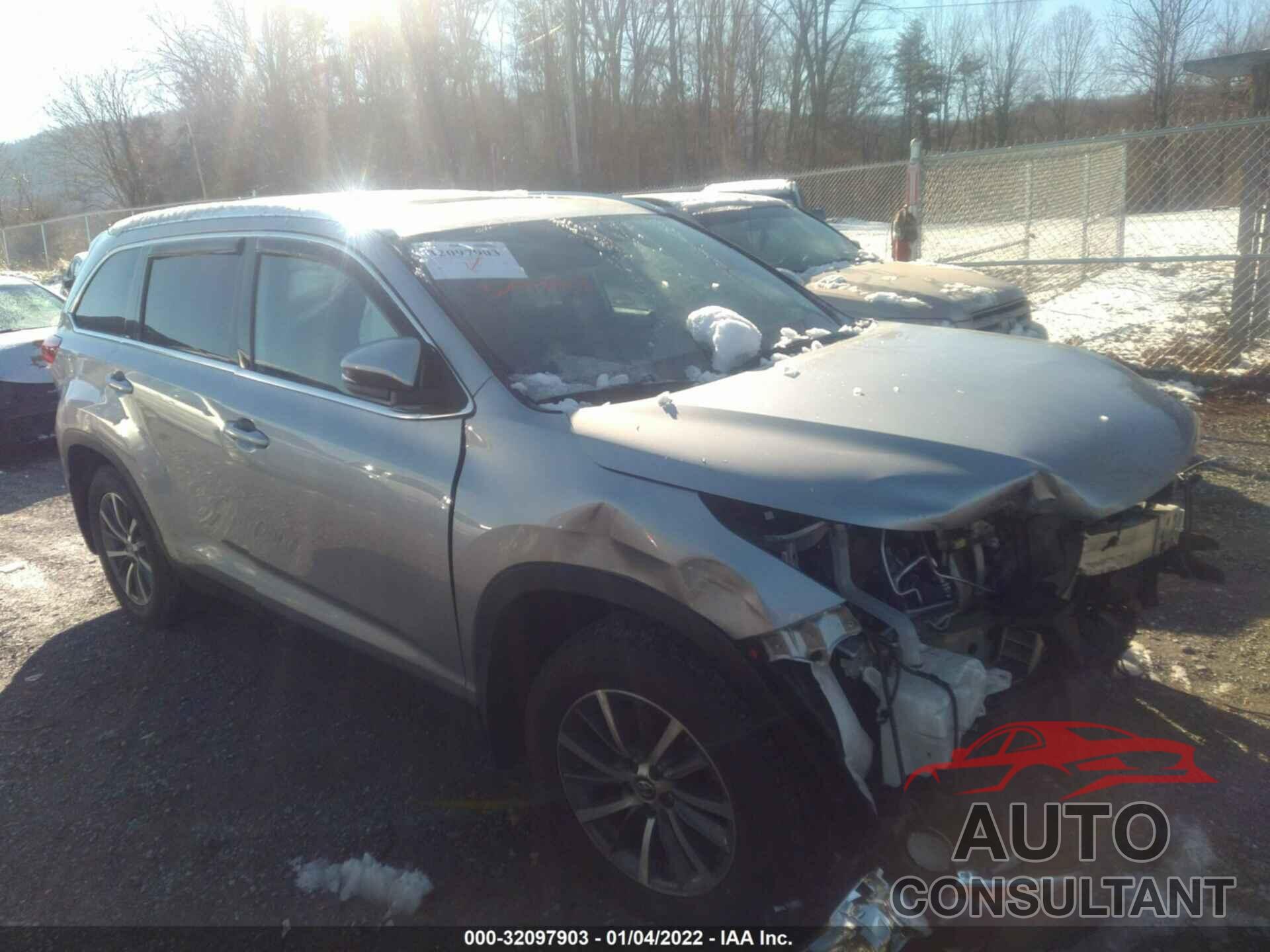 TOYOTA HIGHLANDER 2019 - 5TDJZRFH5KS570989
