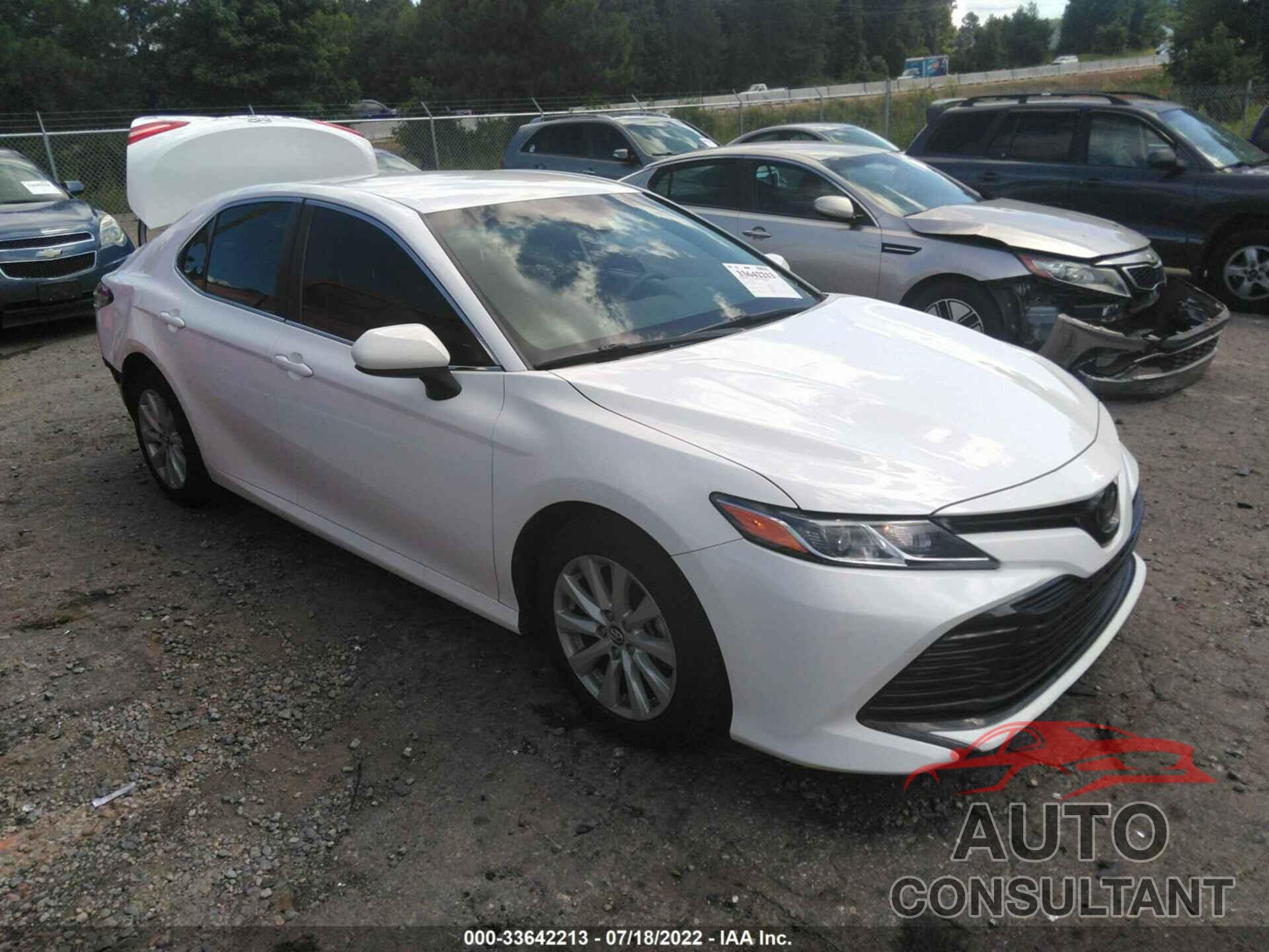 TOYOTA CAMRY 2018 - 4T1B11HK3JU628237