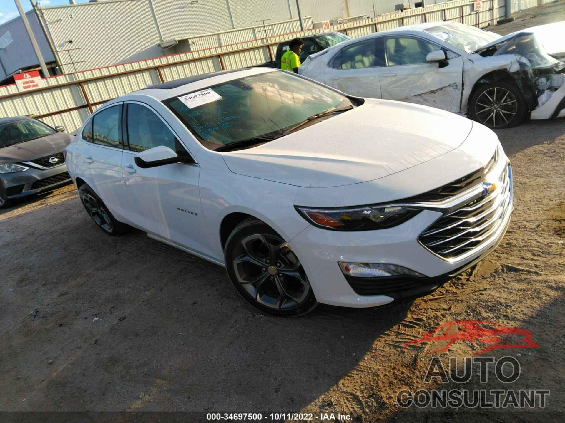 CHEVROLET MALIBU 2021 - 1G1ZD5ST1MF064558