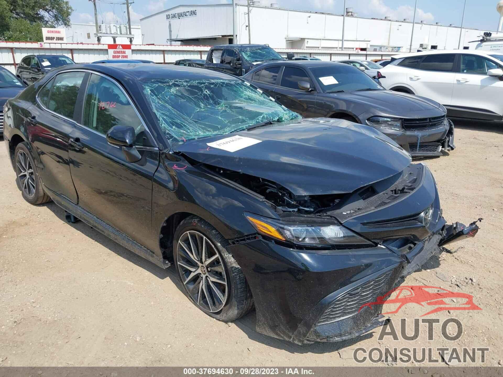 TOYOTA CAMRY 2023 - 4T1G11AK0PU800152