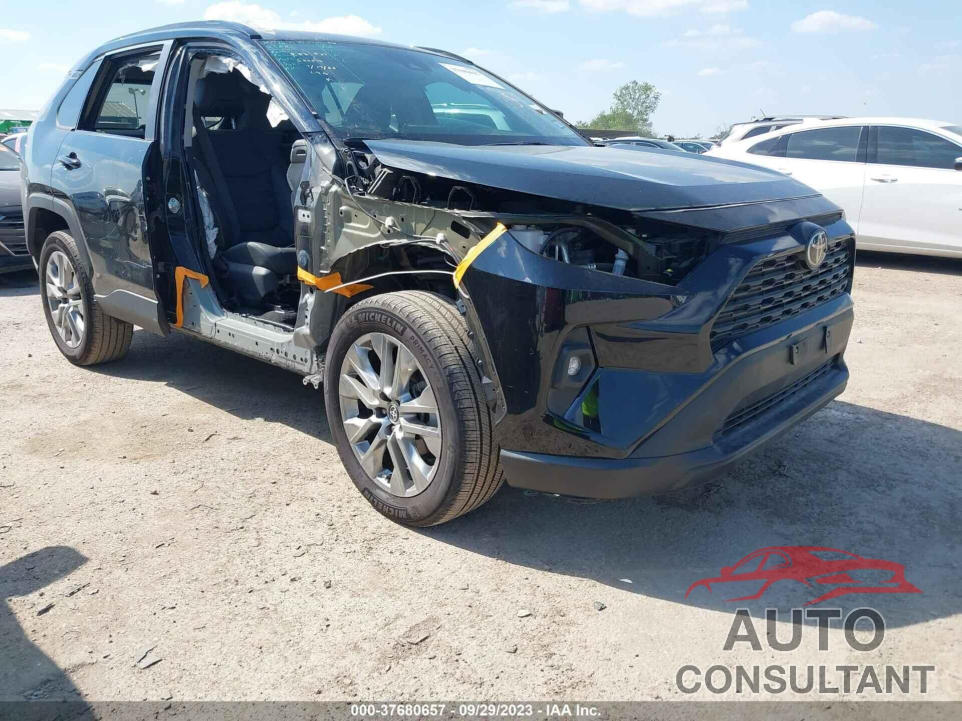 TOYOTA RAV4 2022 - 2T3C1RFV9NW228616