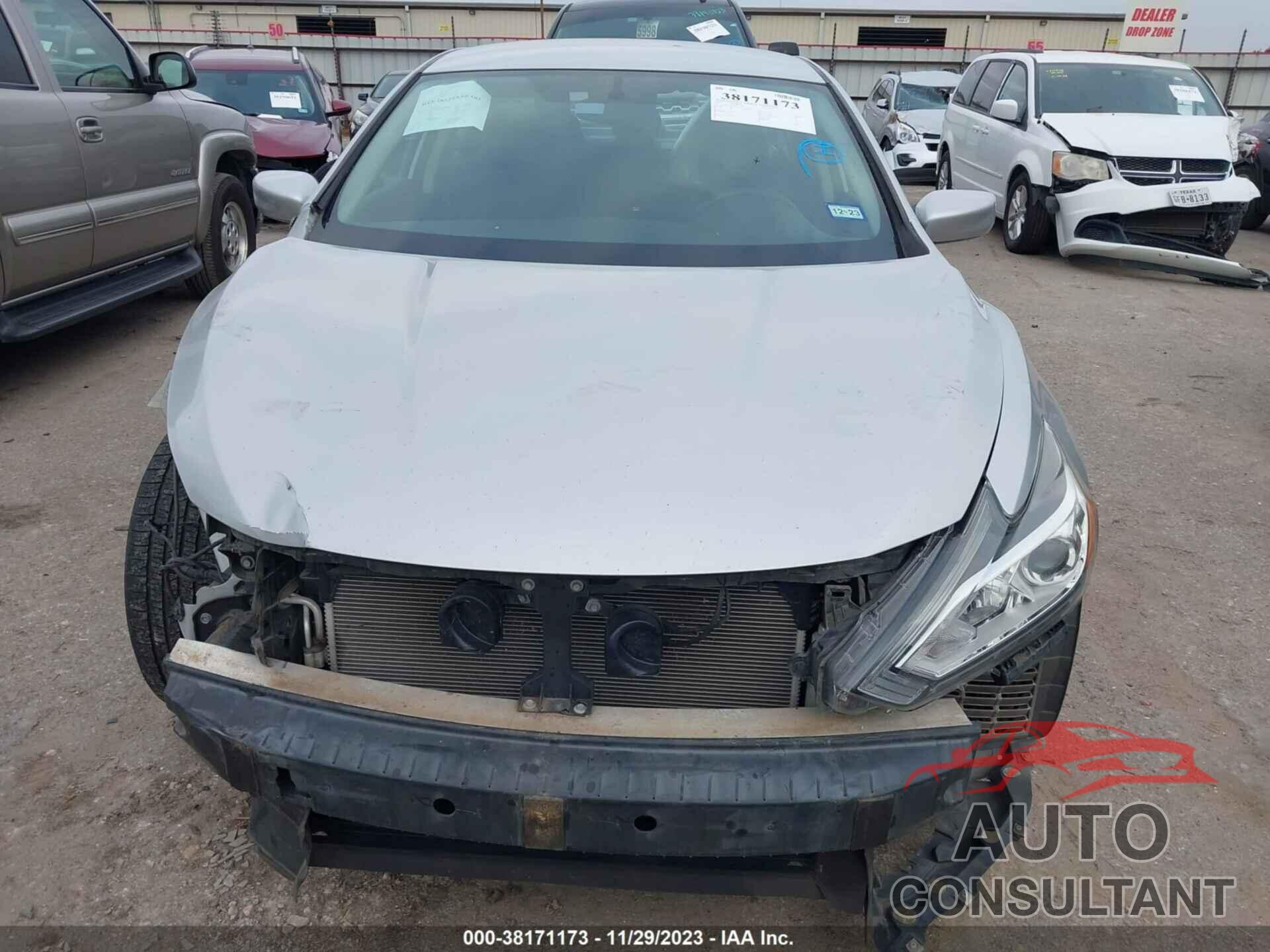 NISSAN ALTIMA 2017 - 1N4AL3AP1HC236231