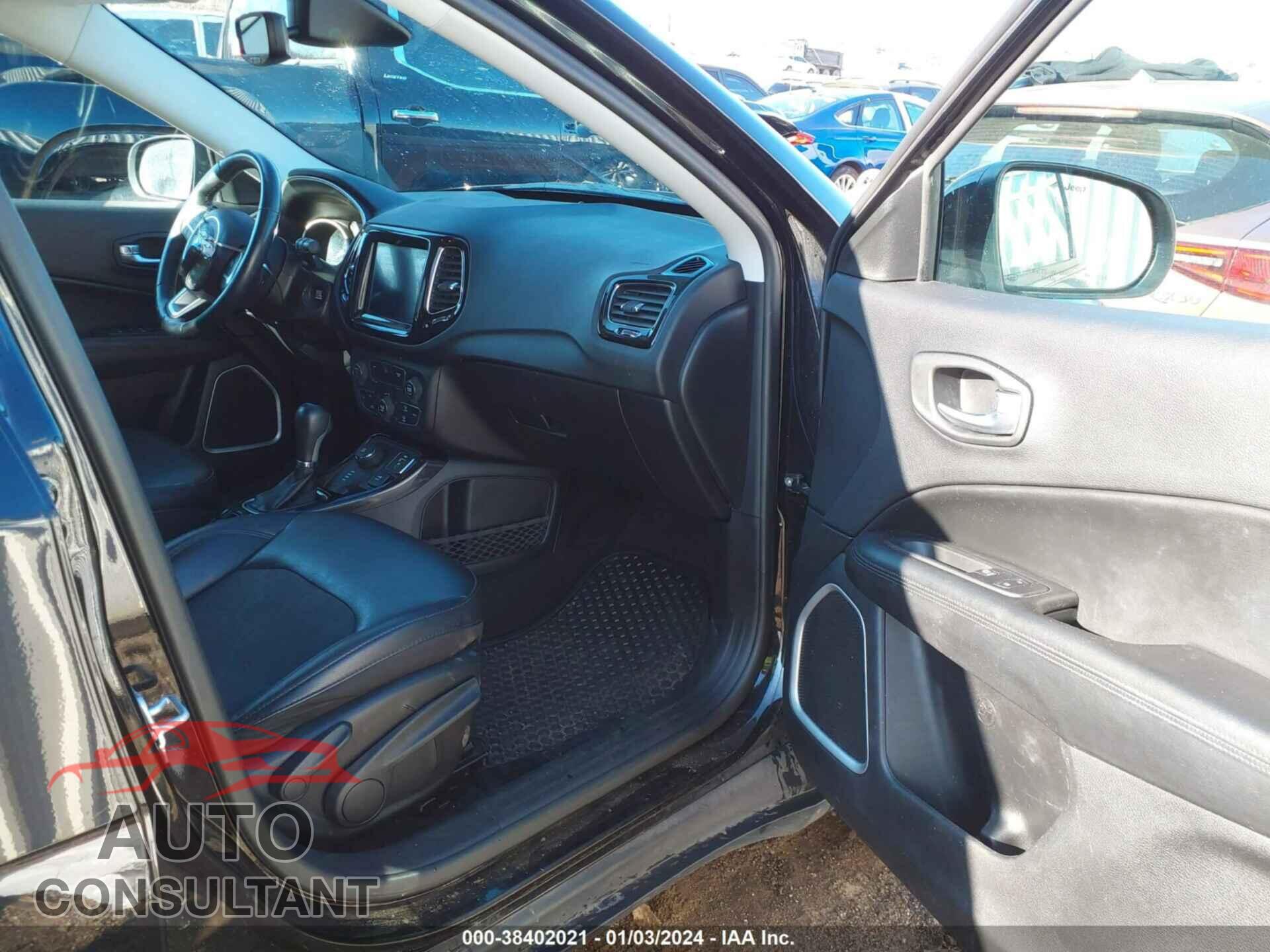 JEEP COMPASS 2019 - 3C4NJDBB0KT704150