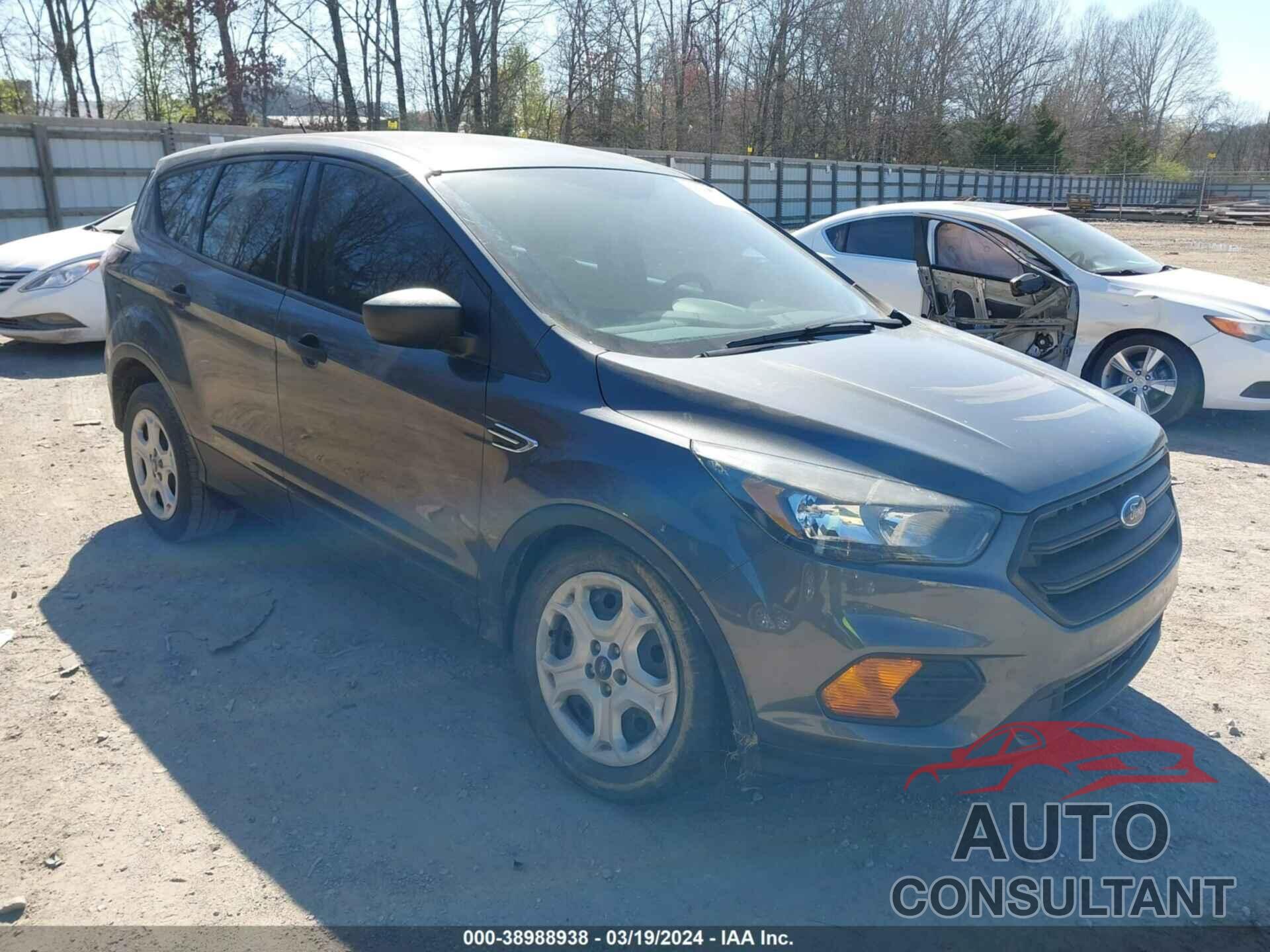 FORD ESCAPE 2018 - 1FMCU0F71JUA33214