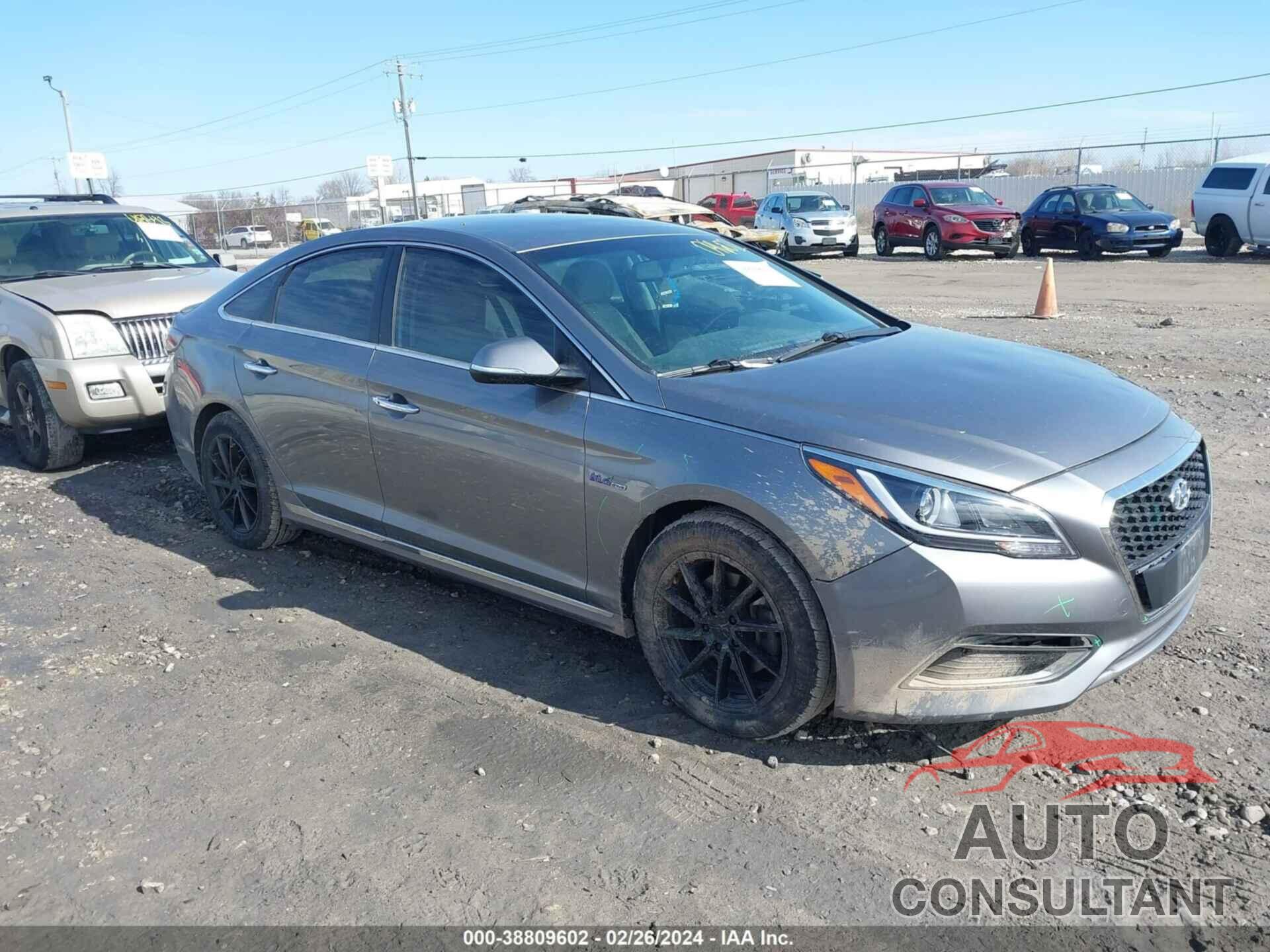 HYUNDAI SONATA HYBRID 2017 - KMHE34L12HA055964