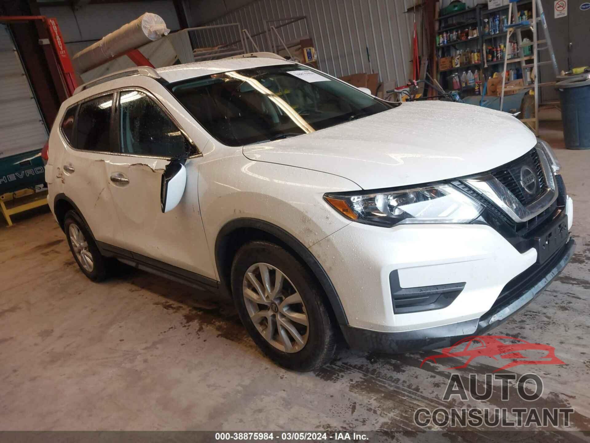 NISSAN ROGUE 2017 - KNMAT2MT3HP577605