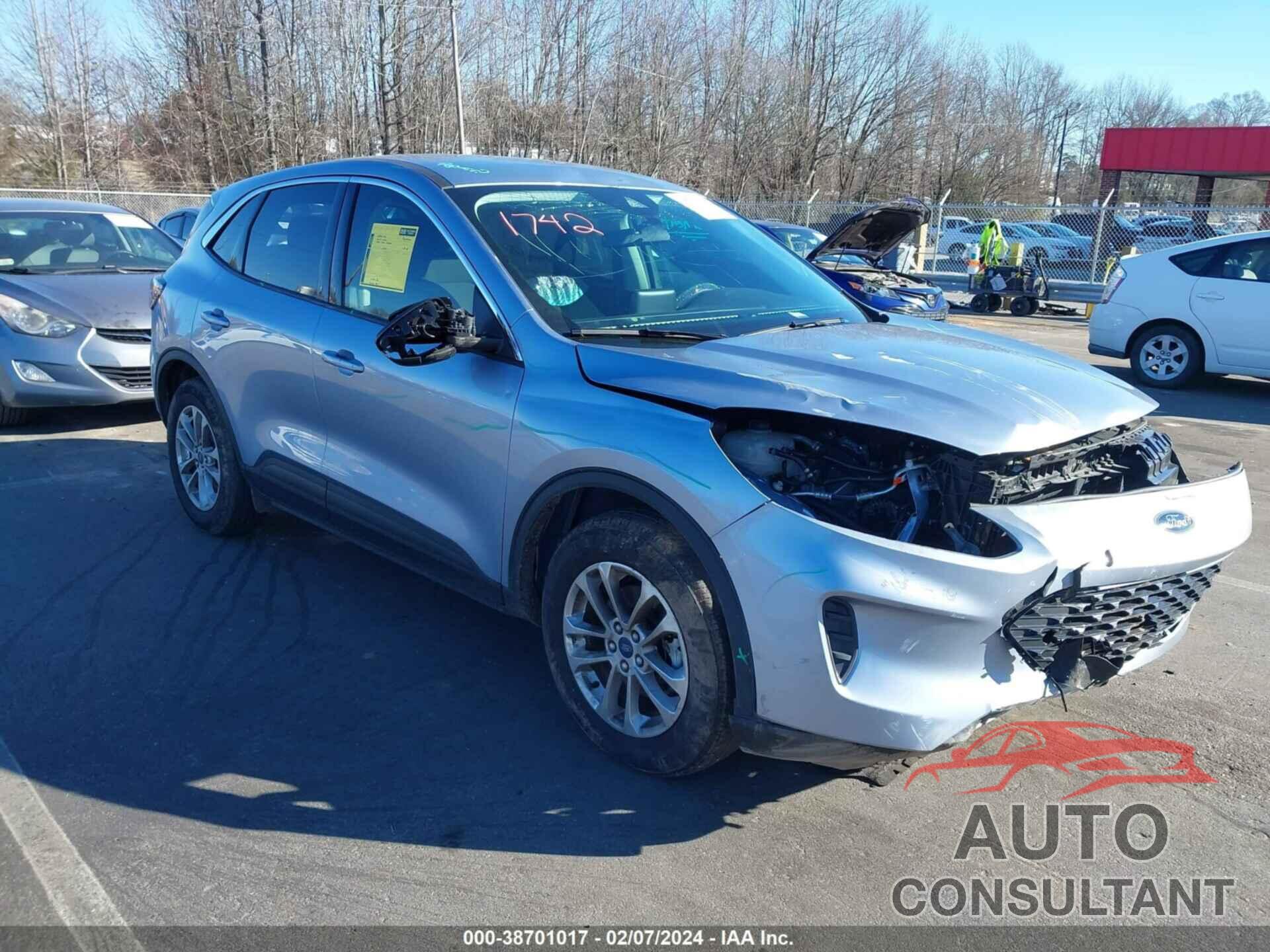 FORD ESCAPE 2022 - 1FMCU0G60NUB83861