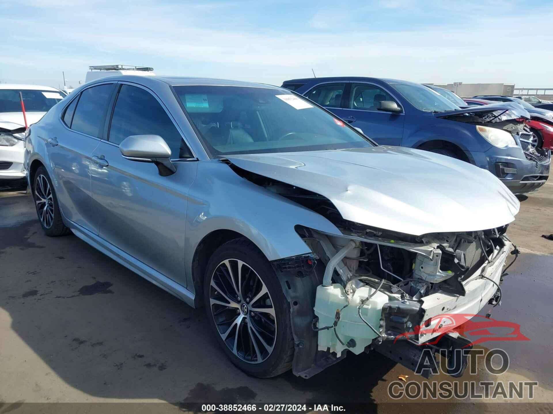 TOYOTA CAMRY 2018 - 4T1B11HK7JU630900