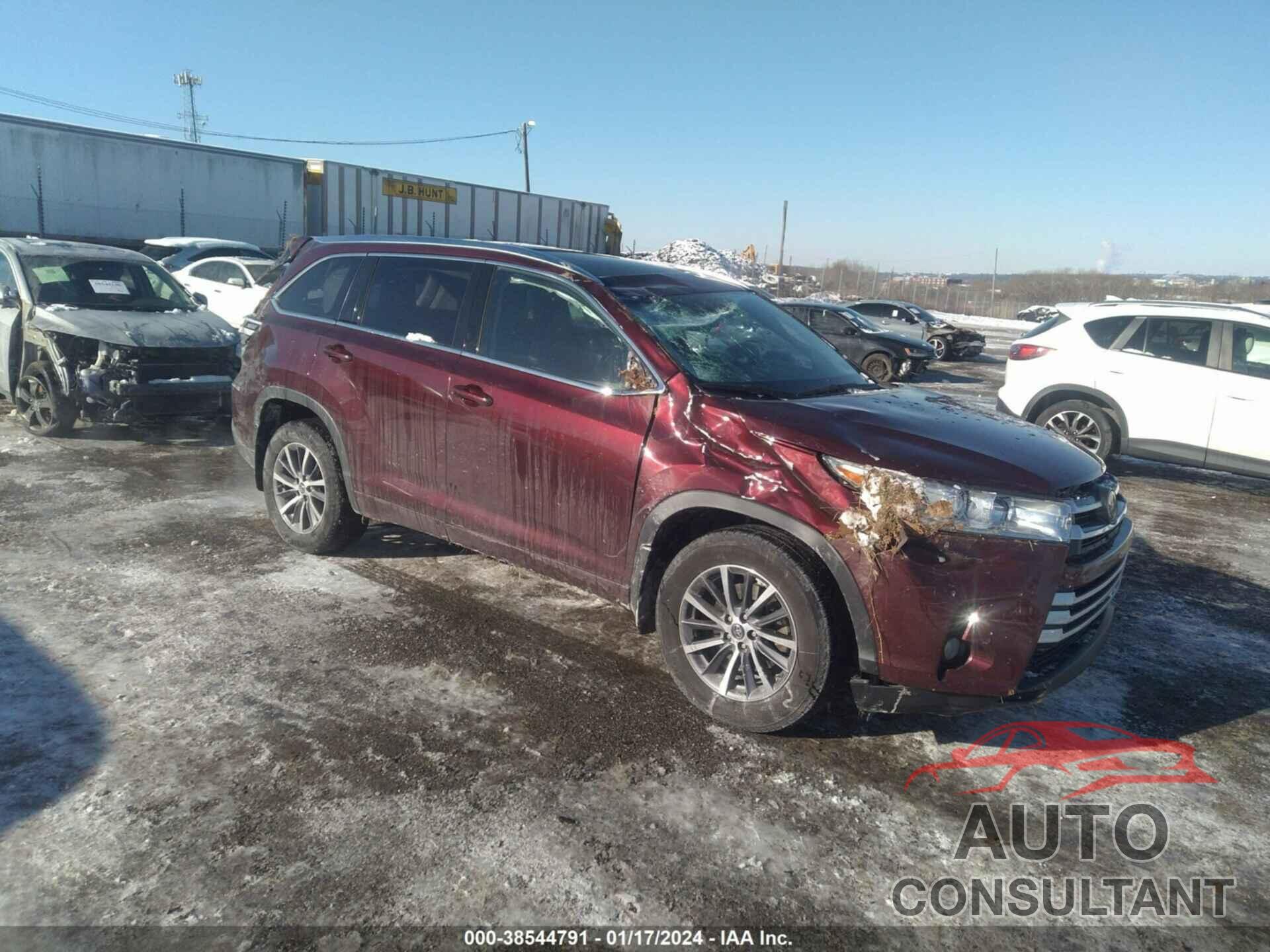 TOYOTA HIGHLANDER 2018 - 5TDJZRFH1JS875243