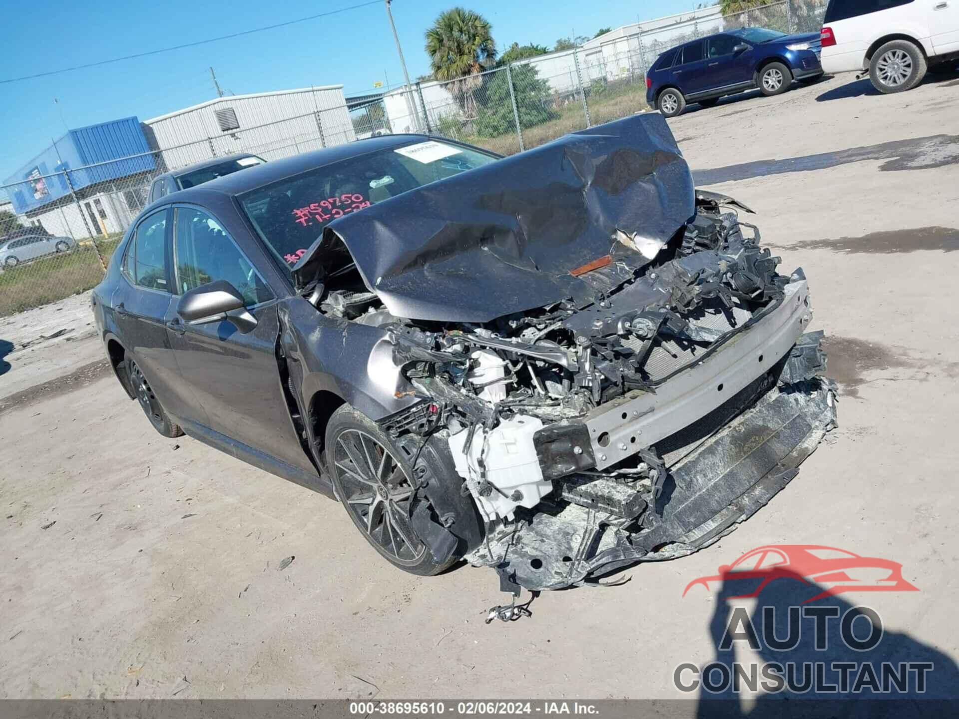 TOYOTA CAMRY 2022 - 4T1G11AK1NU629750