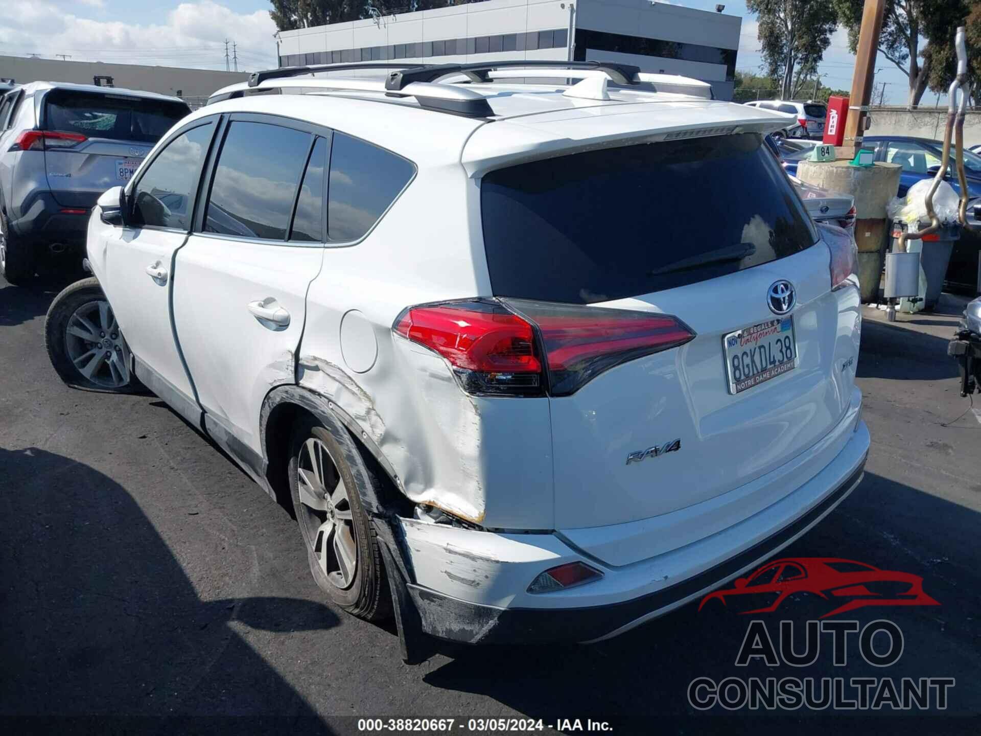 TOYOTA RAV4 2018 - JTMWFREV0JJ753539