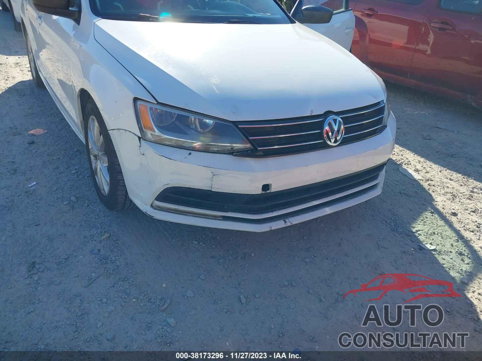 VOLKSWAGEN JETTA SEDAN 2015 - 3VWD17AJ1FM271764