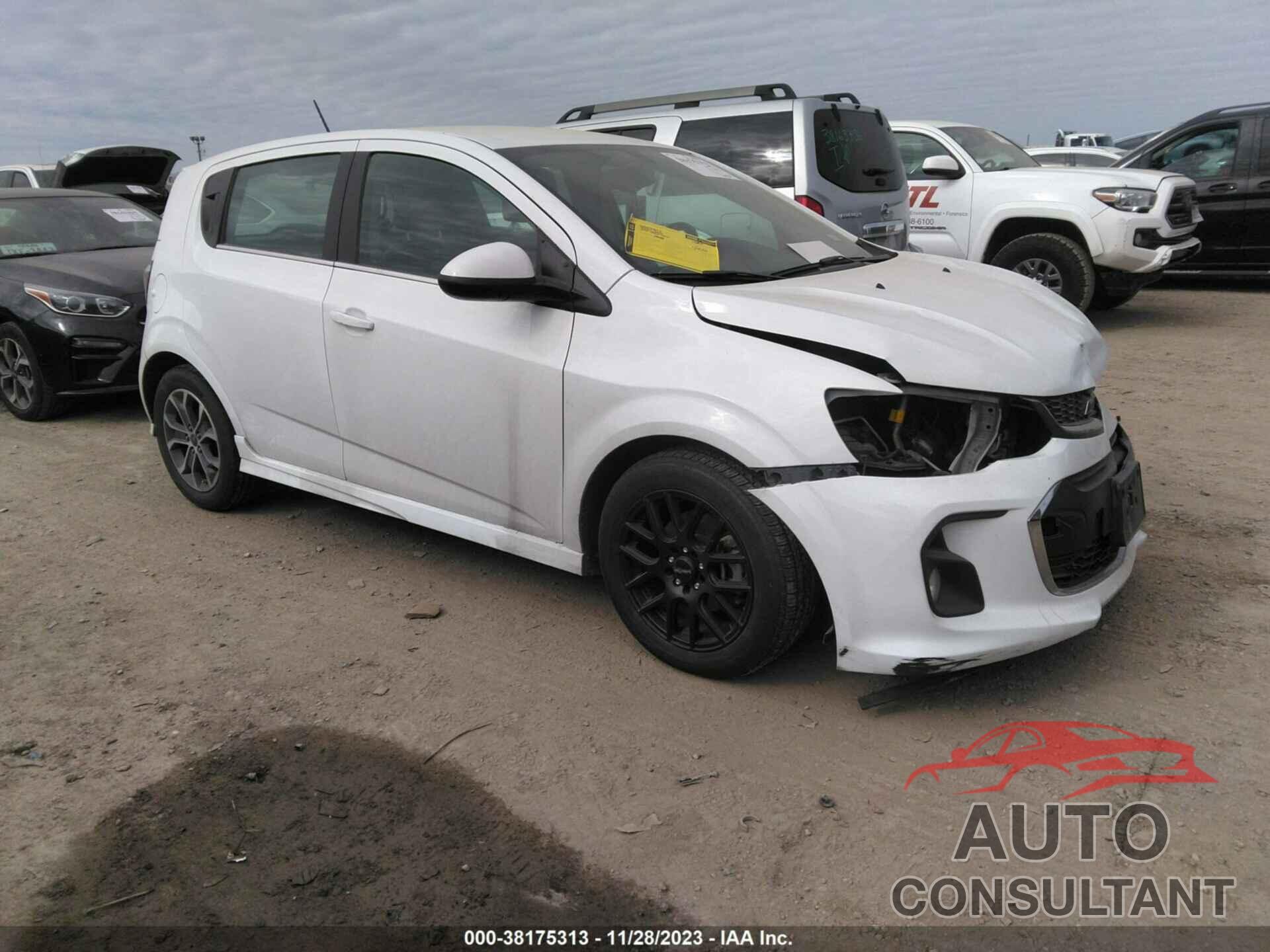 CHEVROLET SONIC 2018 - 1G1JD6SH2J4127365