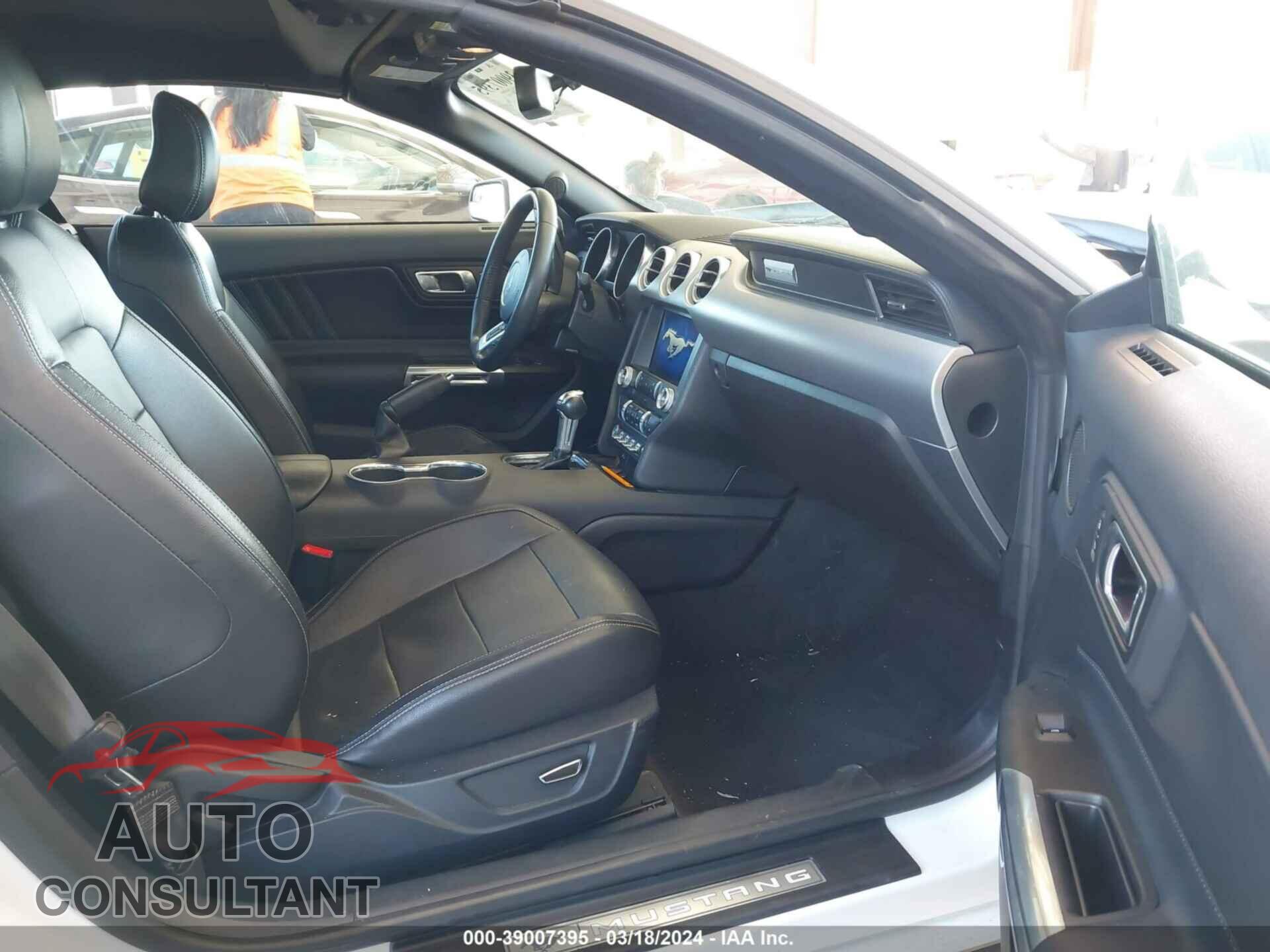 FORD MUSTANG 2018 - 1FATP8UH4J5138559