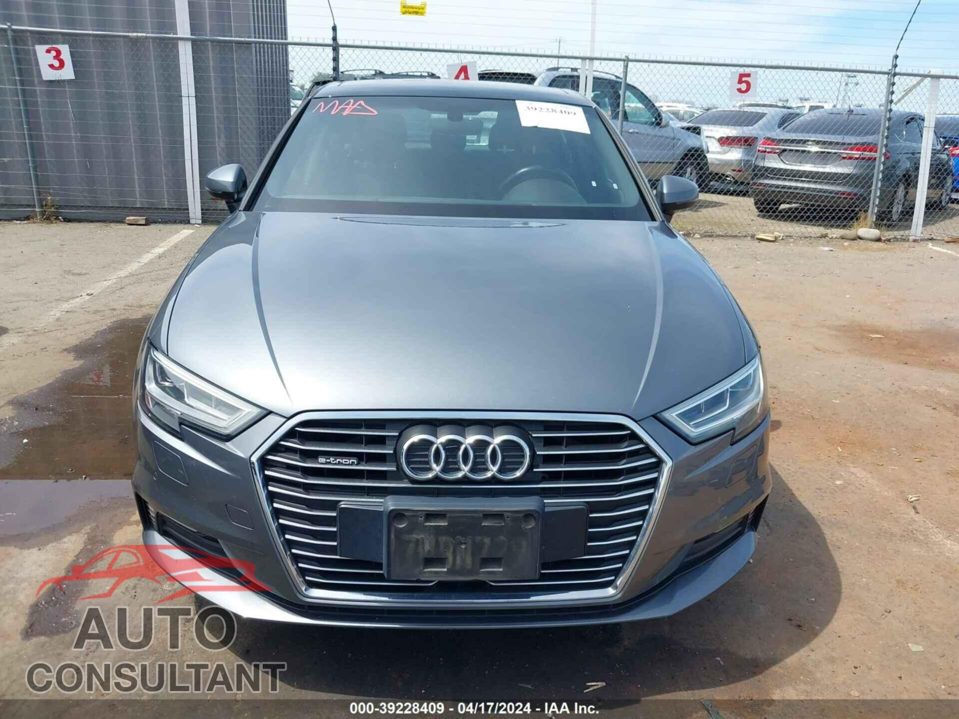 AUDI A3 E-TRON 2017 - WAUTPBFF2HA041975