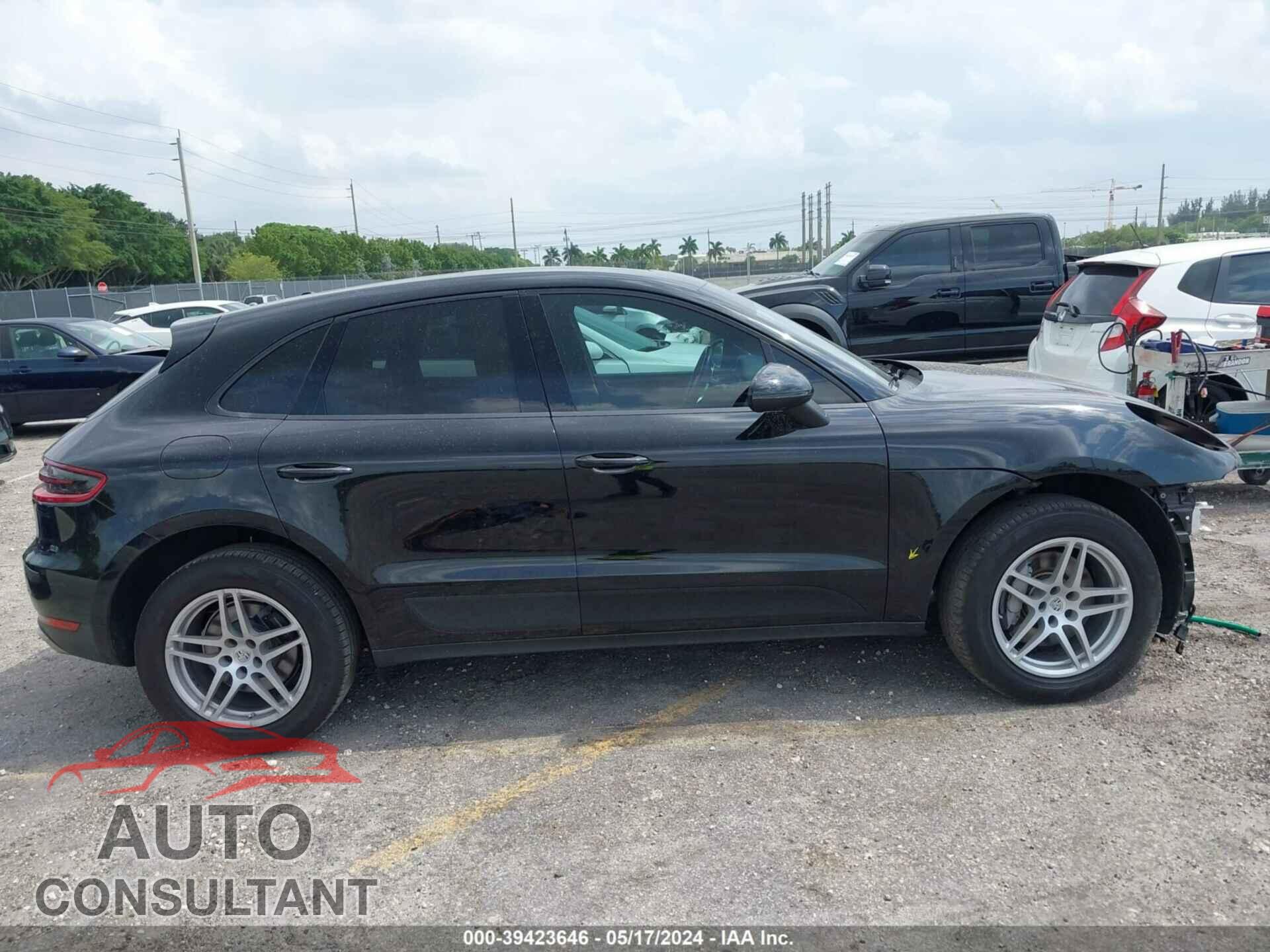PORSCHE MACAN 2017 - WP1AA2A54HLB00019