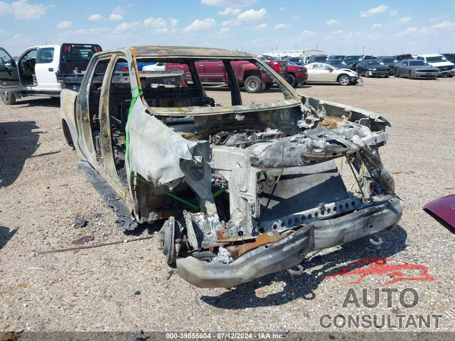 CHEVROLET SILVERADO 1500 2024 - 1GCUDJE83RZ199693