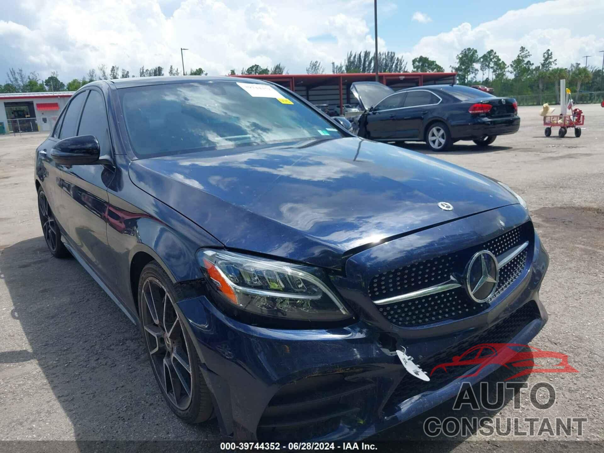 MERCEDES-BENZ C 300 2019 - 55SWF8DB1KU321602