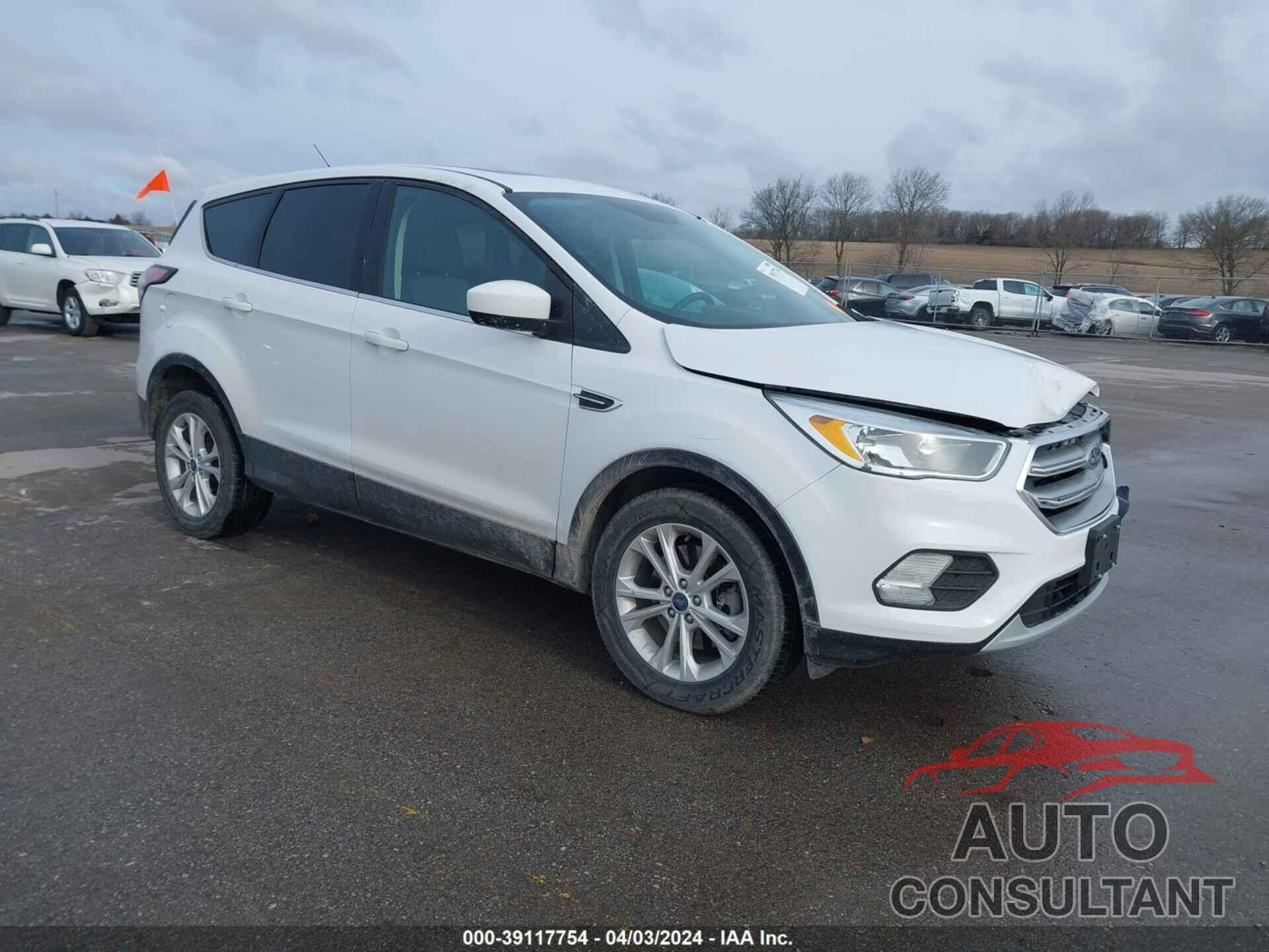 FORD ESCAPE 2017 - 1FMCU0G92HUC96998